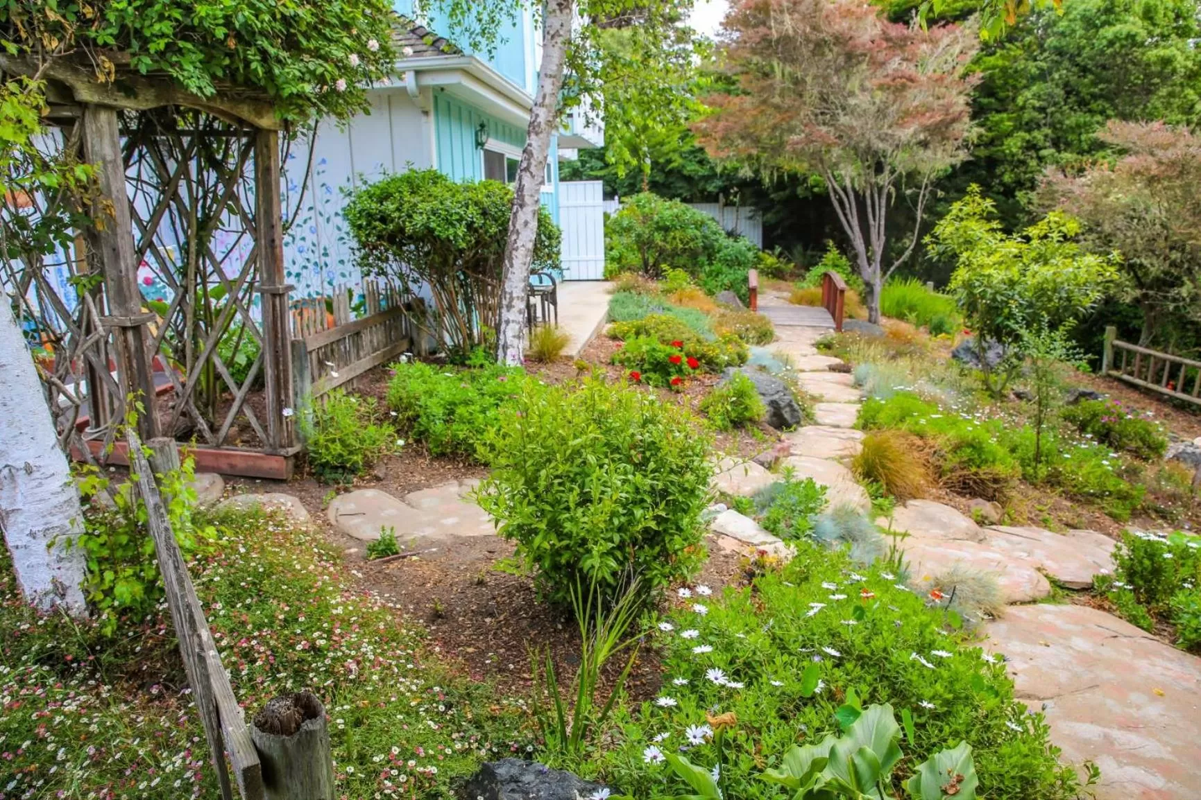 Garden in Bluebird Inn