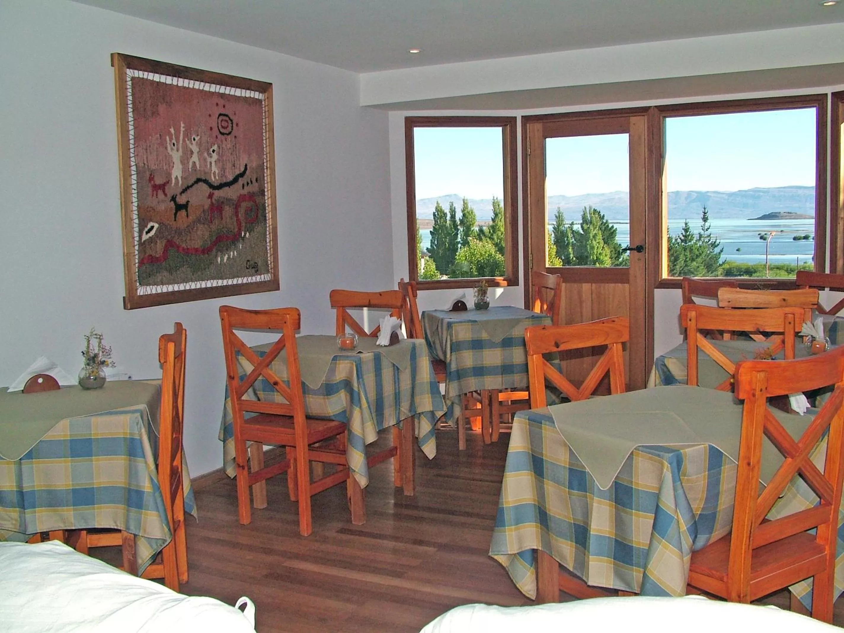 Restaurant/places to eat in Posada Karut Josh