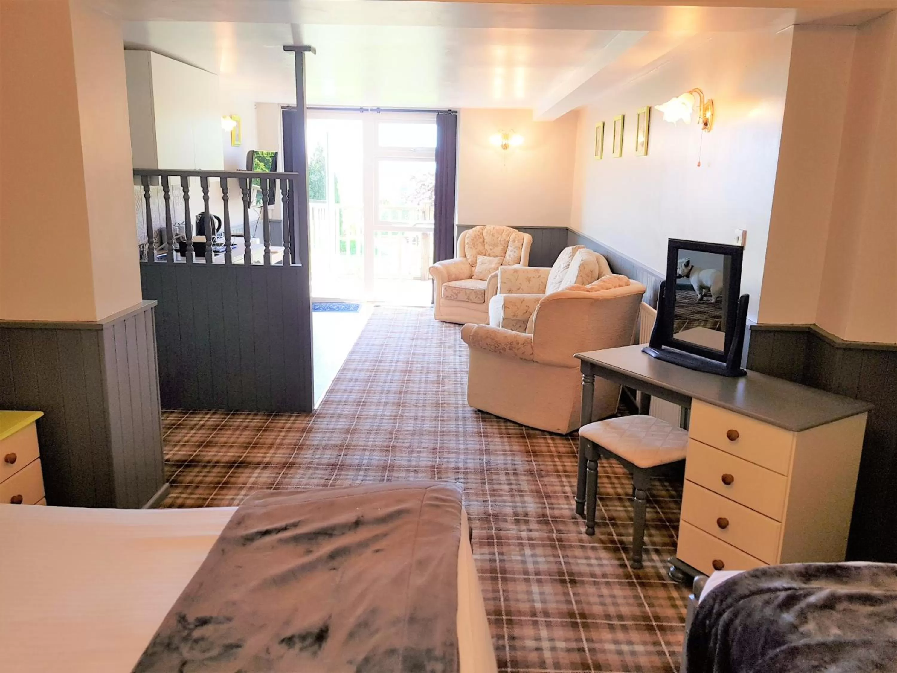 Bedroom, Seating Area in The Snooty Fox