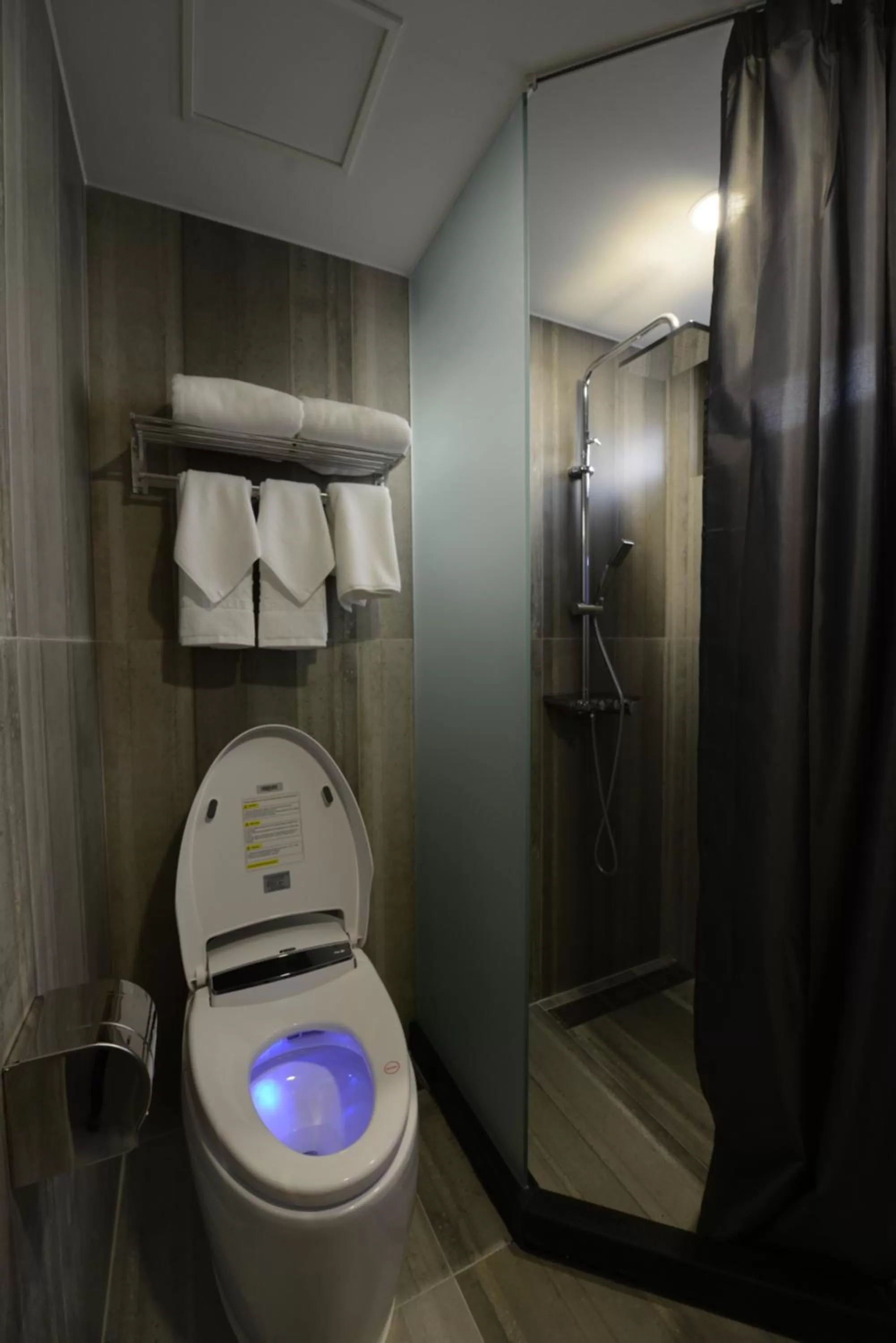 Shower in Wyndham Garden Guam