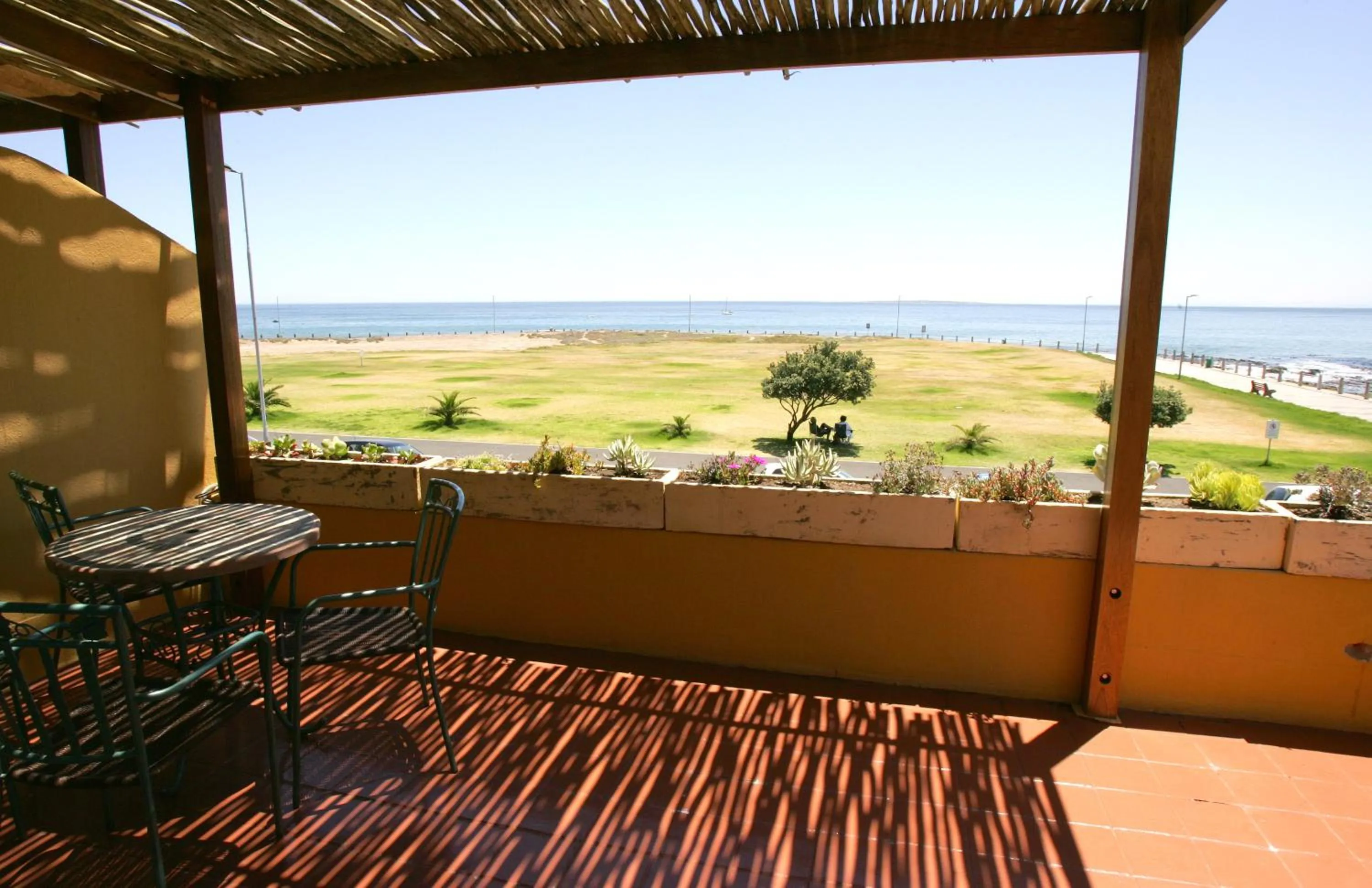 Balcony/Terrace in Dolphin Inn Guesthouse