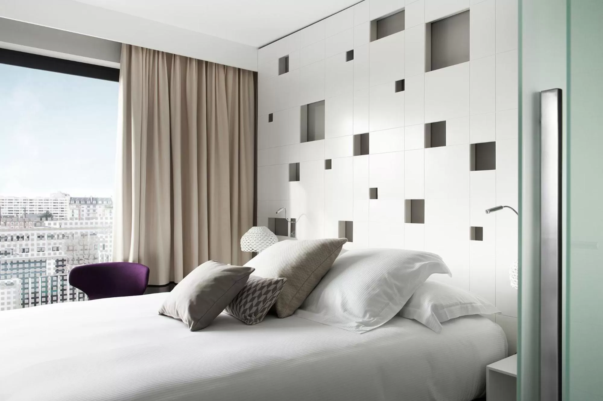 Bed in BW Premier Collection Le Saint Antoine Hotel et Spa
