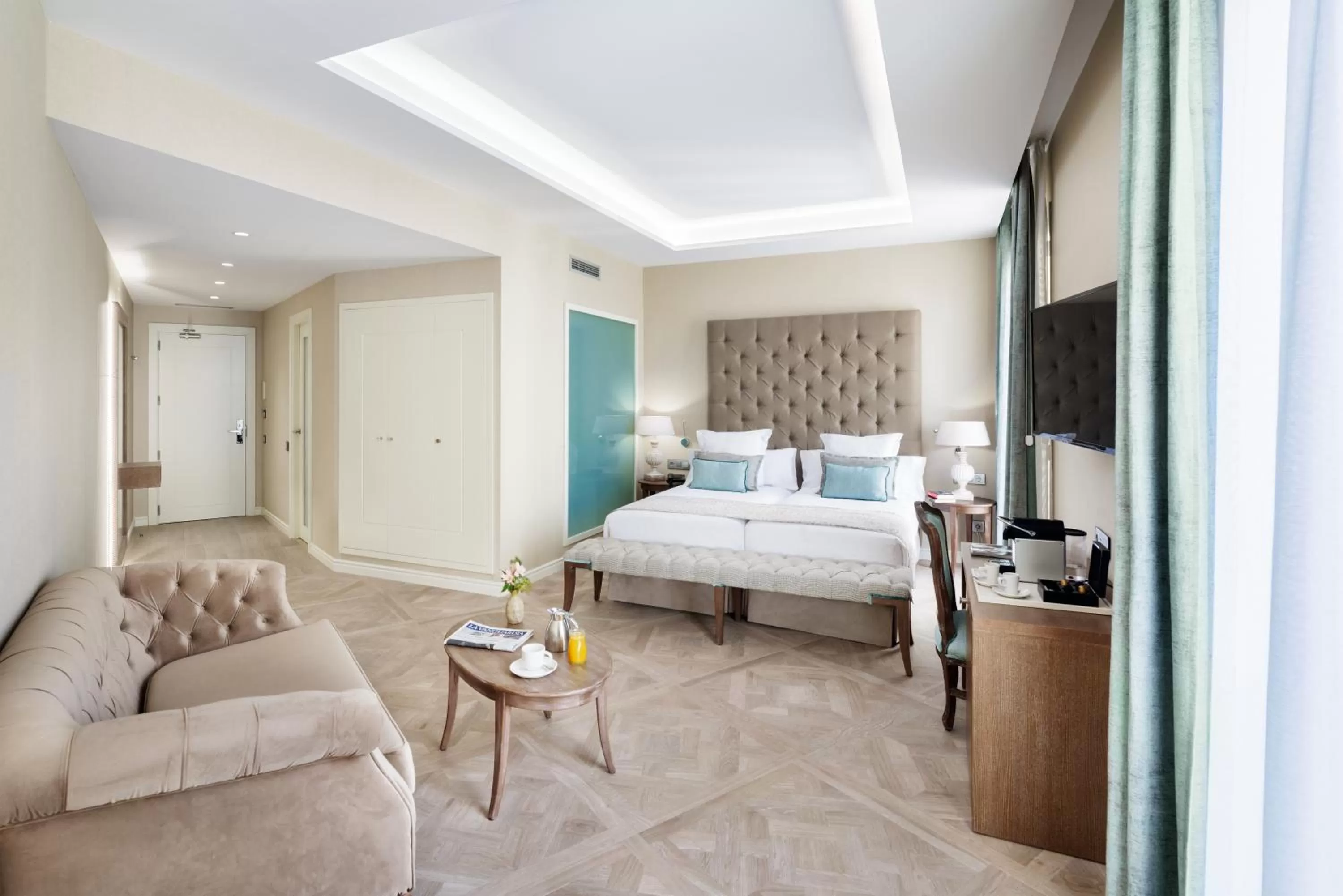 Photo of the whole room, Bed in Lamaro Hotel