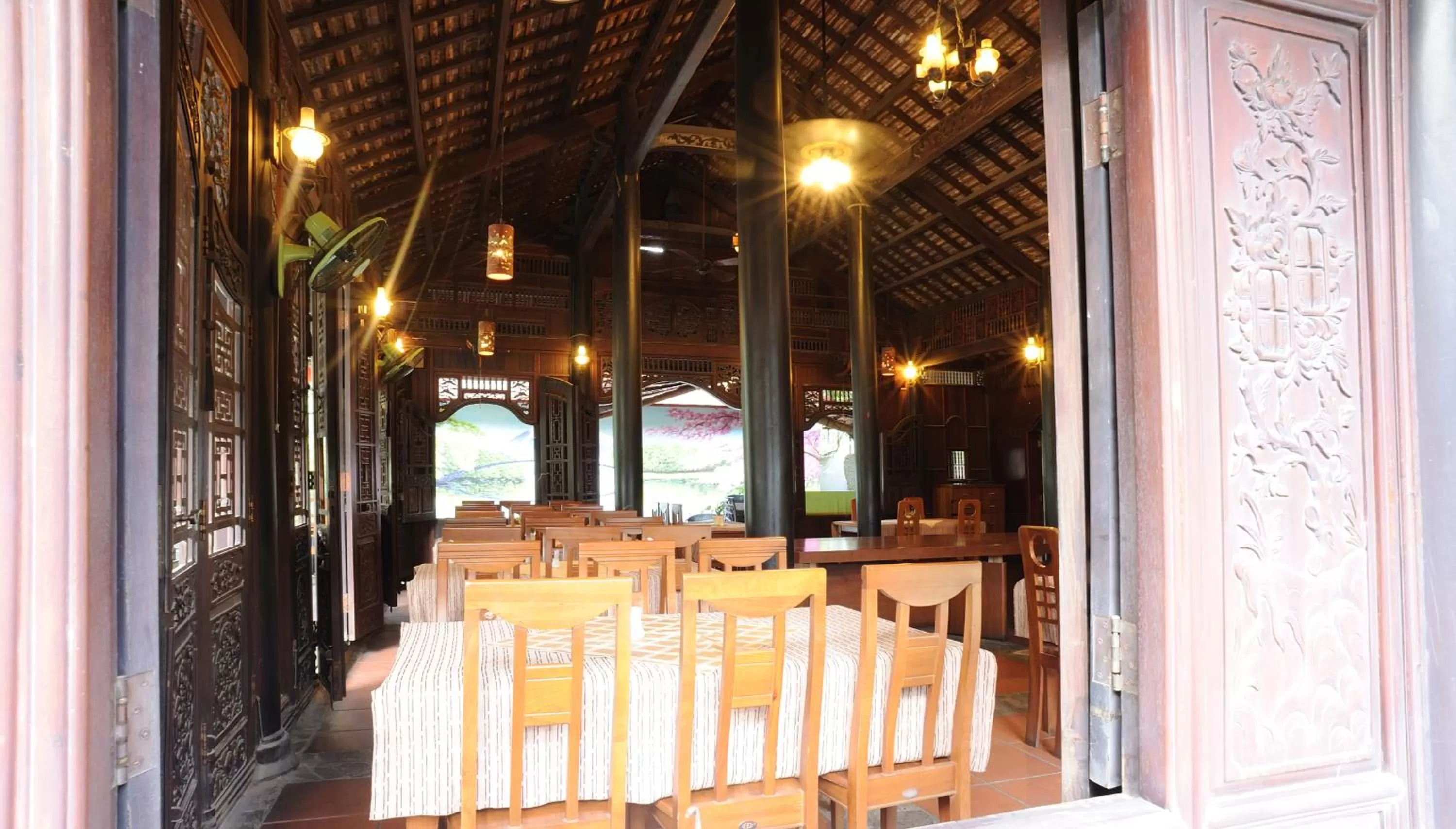 Restaurant/places to eat in Hoang Yen Hotel