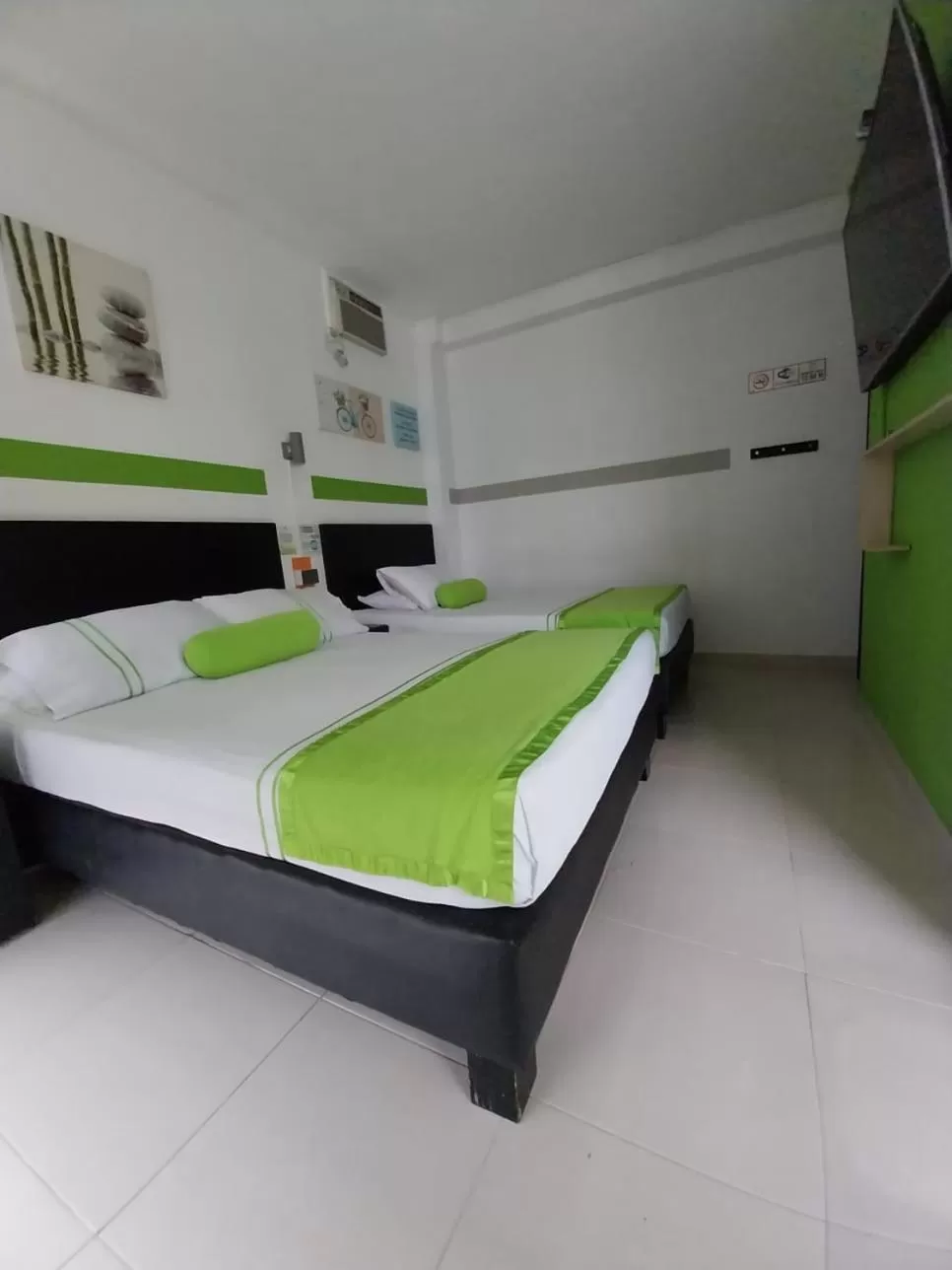 Bedroom, Bed in HOTEL COLOURS Cali