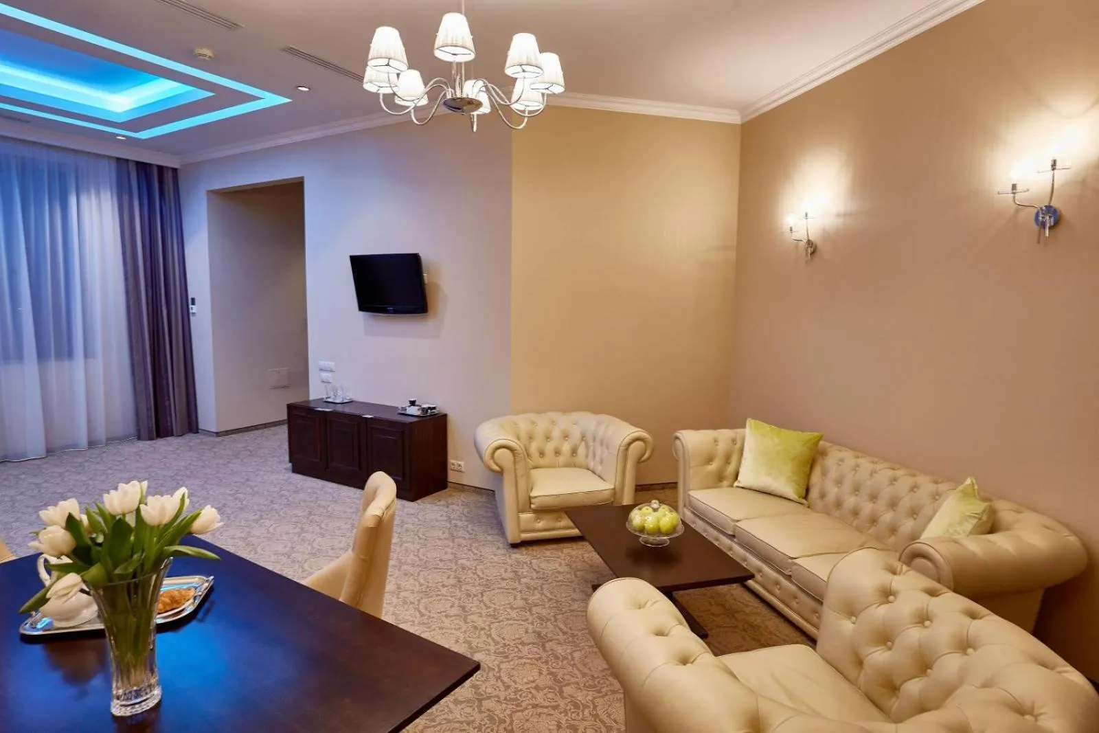 TV and multimedia in Central Plaza Hotel