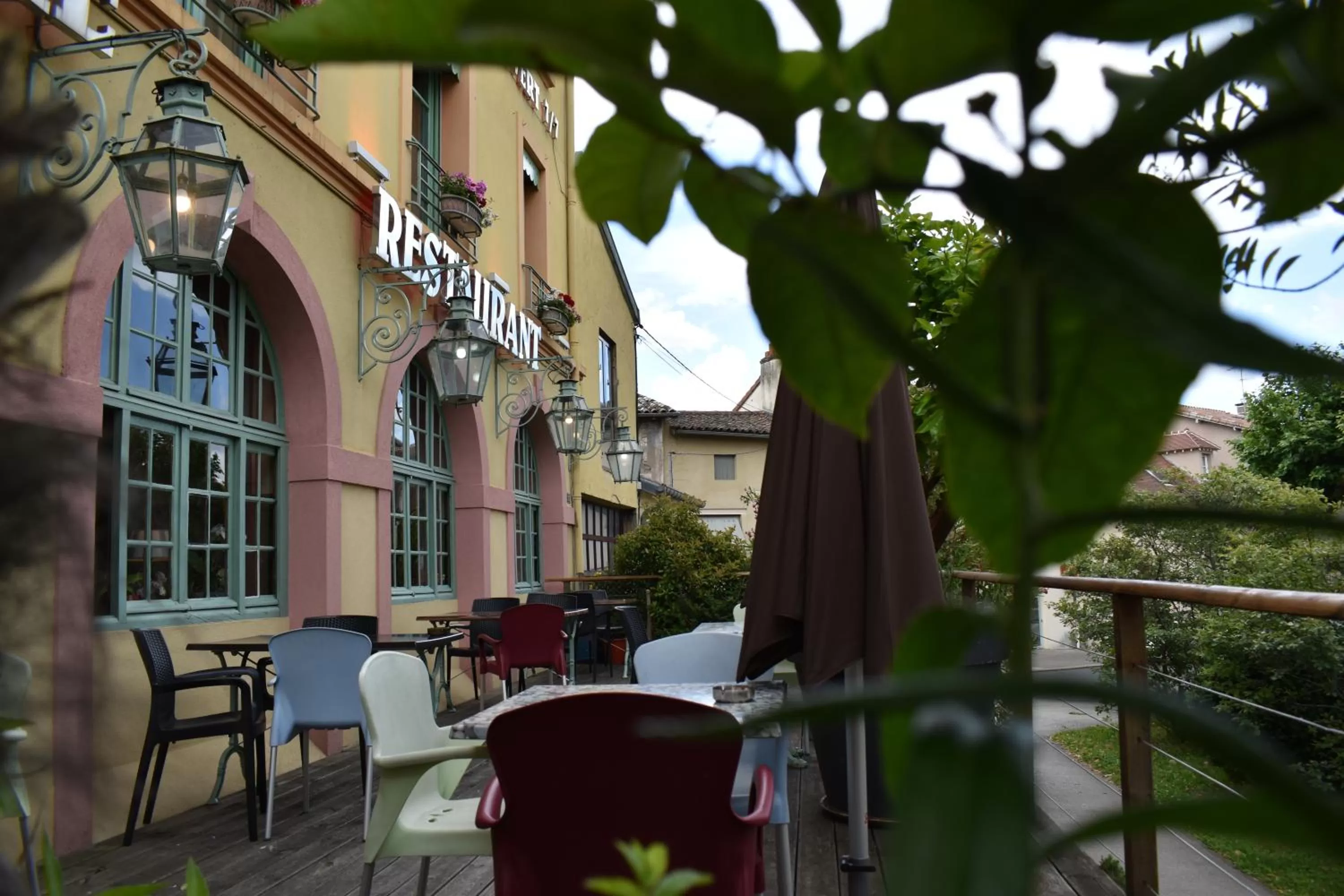 Patio in Hôtel Le Sauvage
