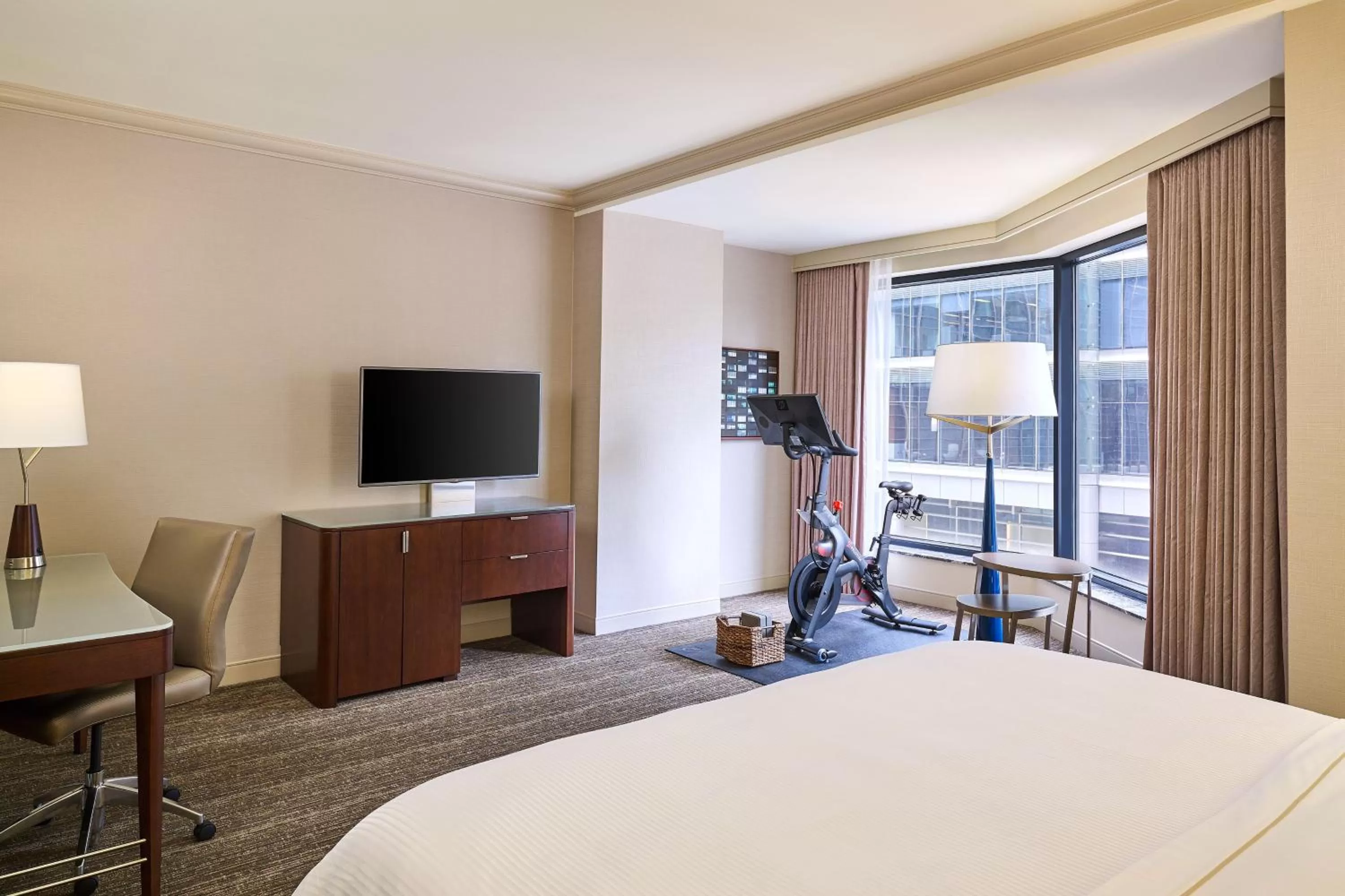 Photo of the whole room, Bed in The Westin Chicago River North
