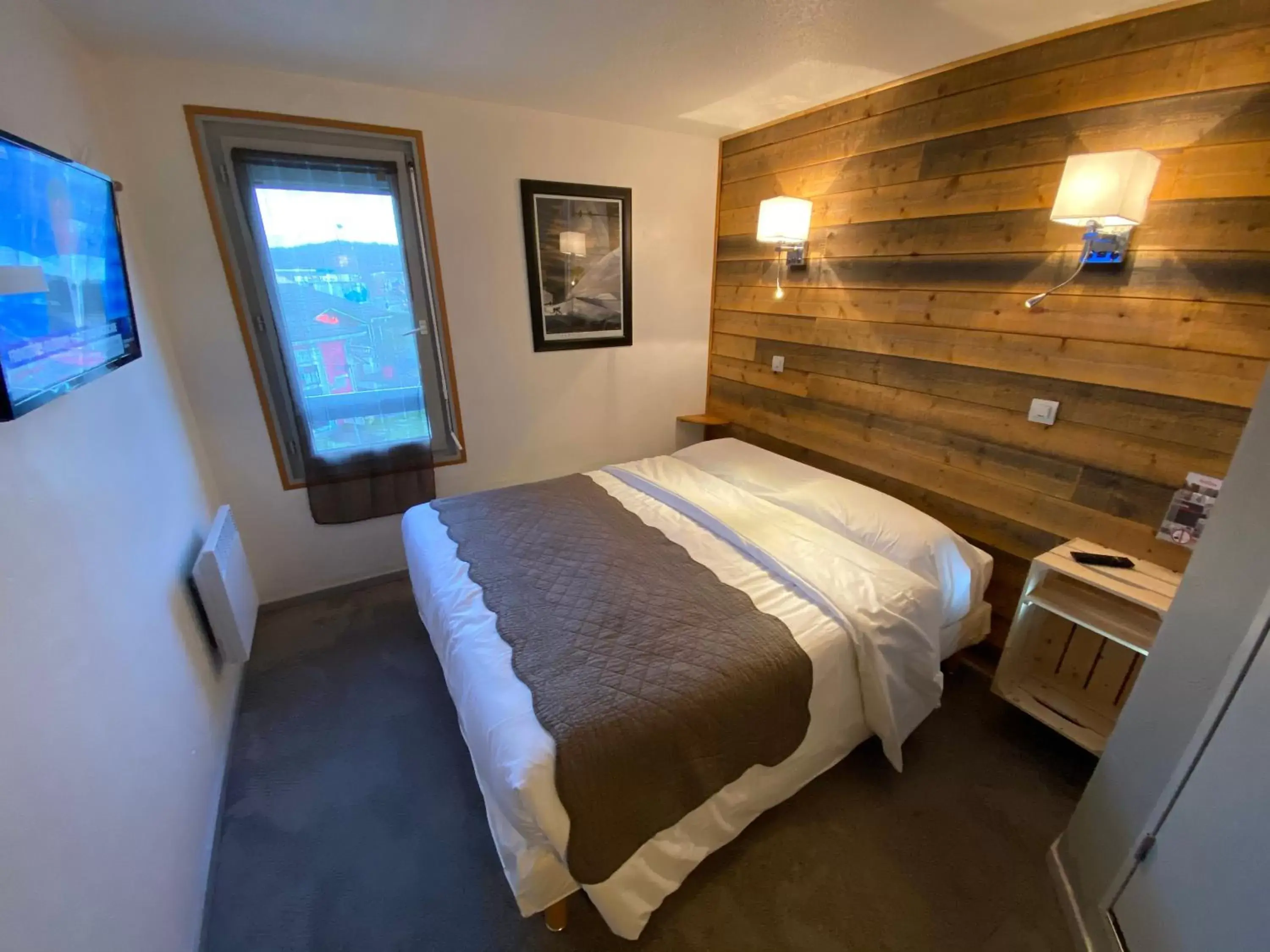 Photo of the whole room, Bed in Fasthotel Chambéry Photo of the whole room, Bed in Fasthotel Chambéry