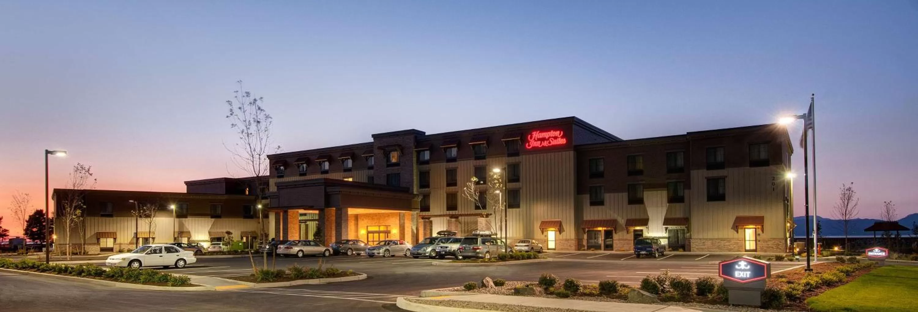 Property building in Hampton Inn & Suites Astoria