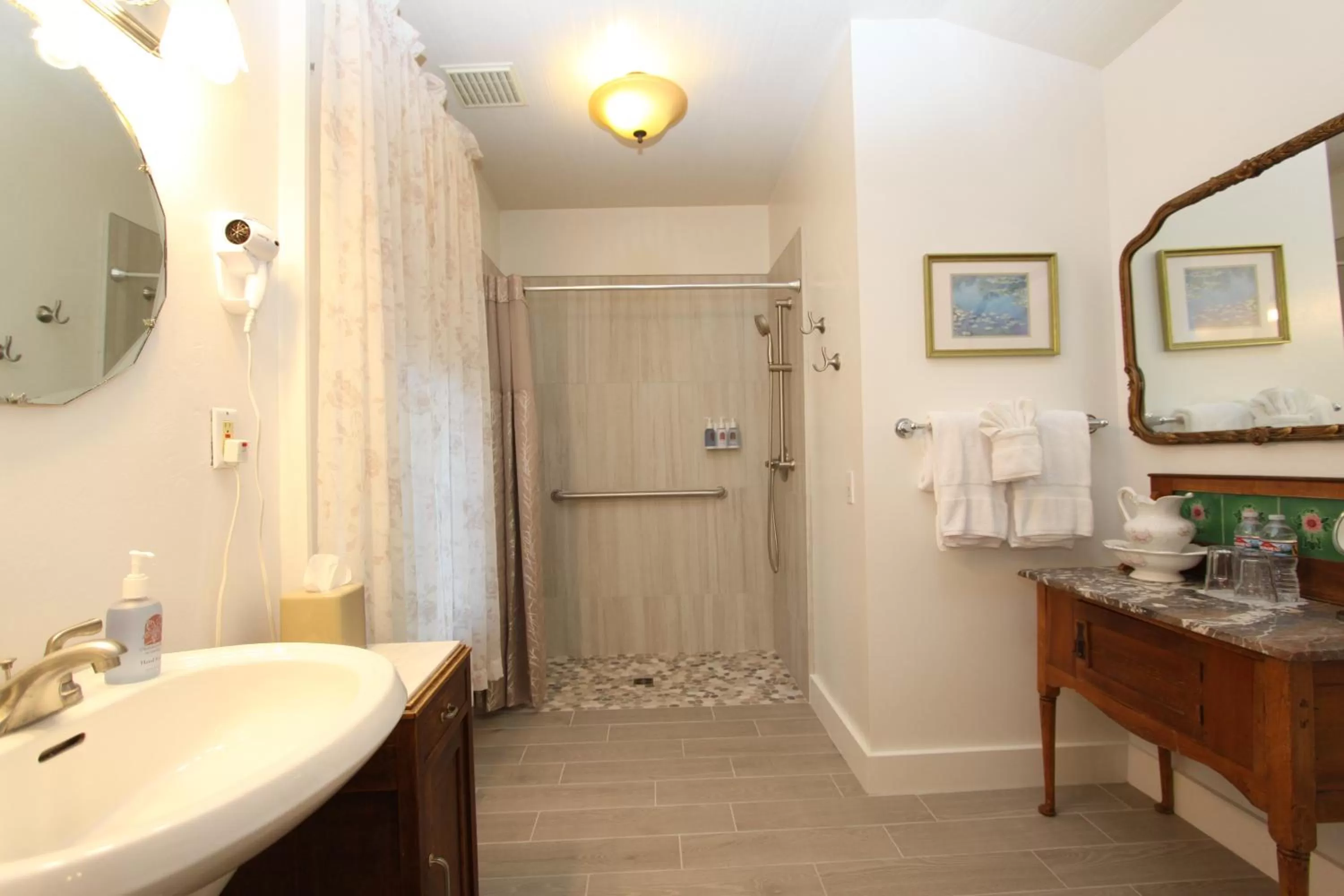 Olallieberry Inn Bed and Breakfast