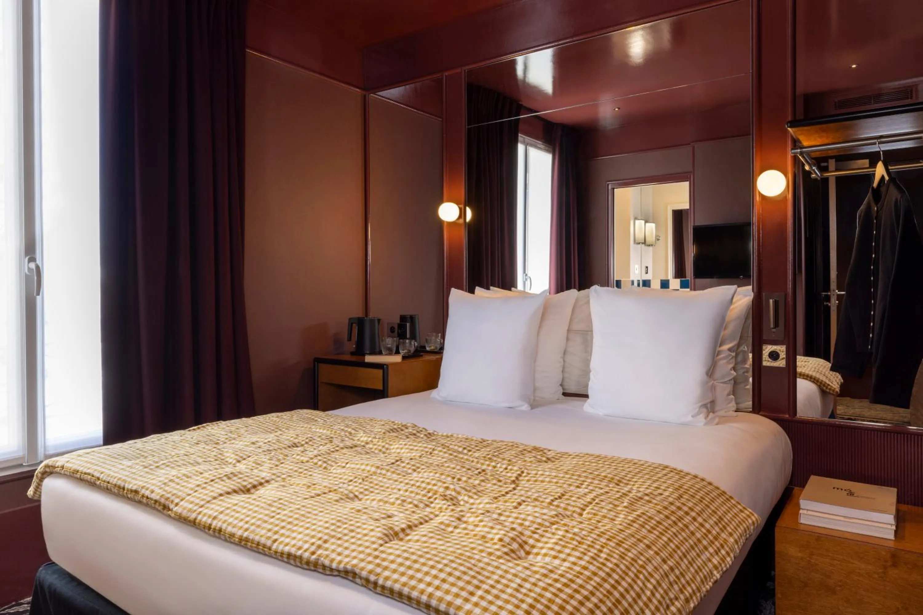 Bed in Hôtel du Home Moderne