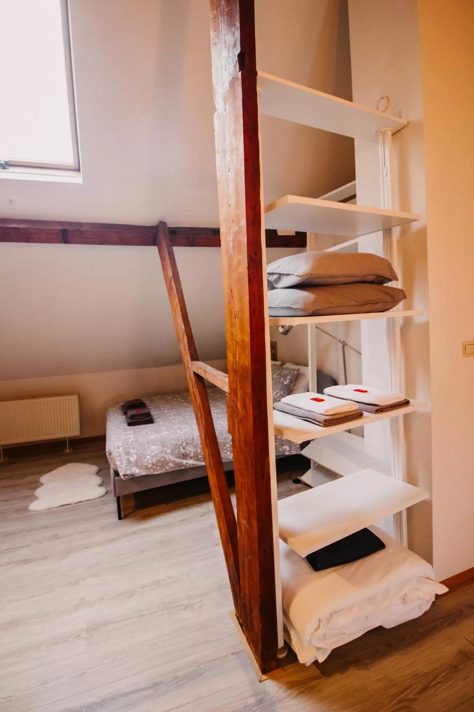 Bedroom, Bed in Super central in Brussels