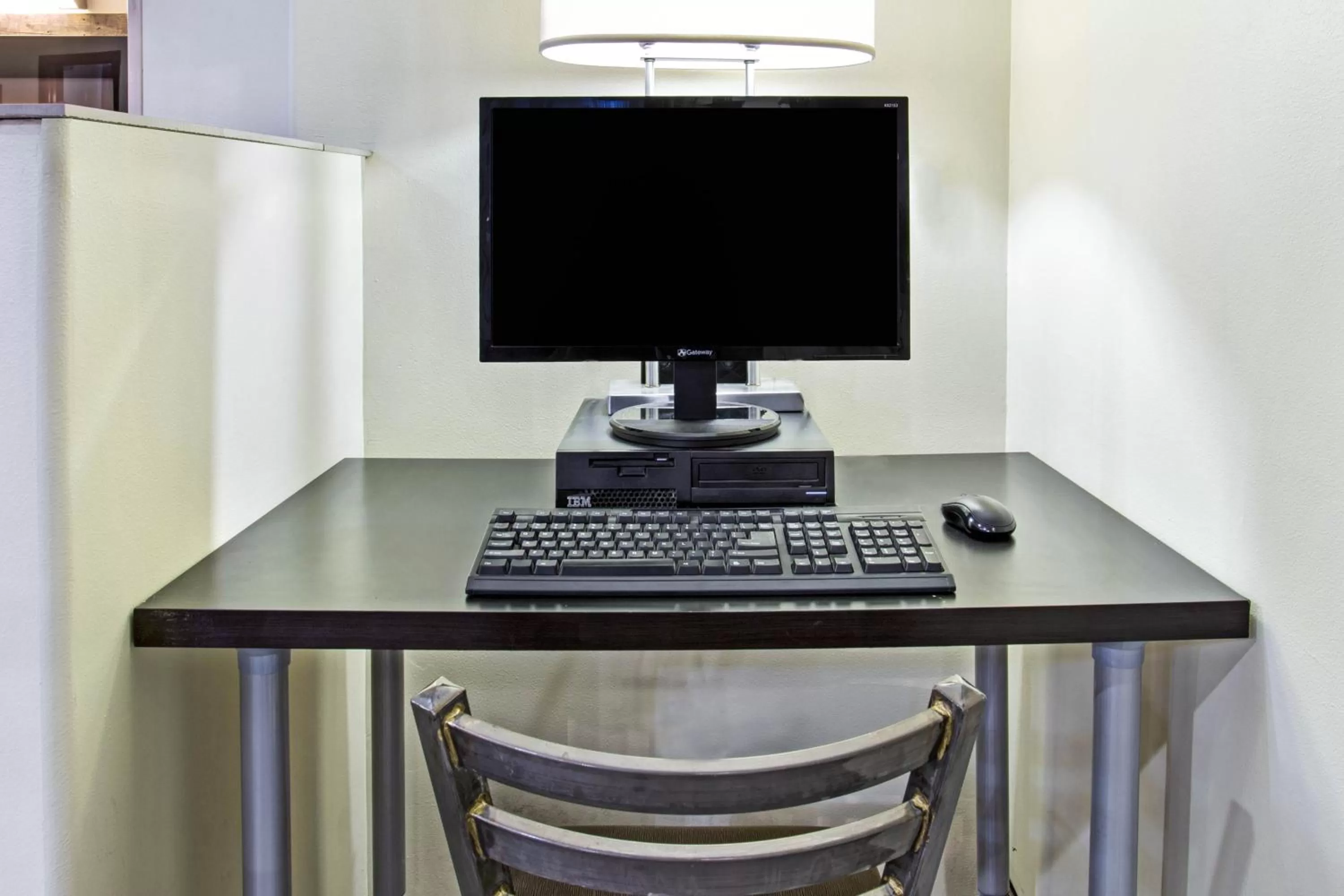 Days Inn by Wyndham Great Lakes Naval Base