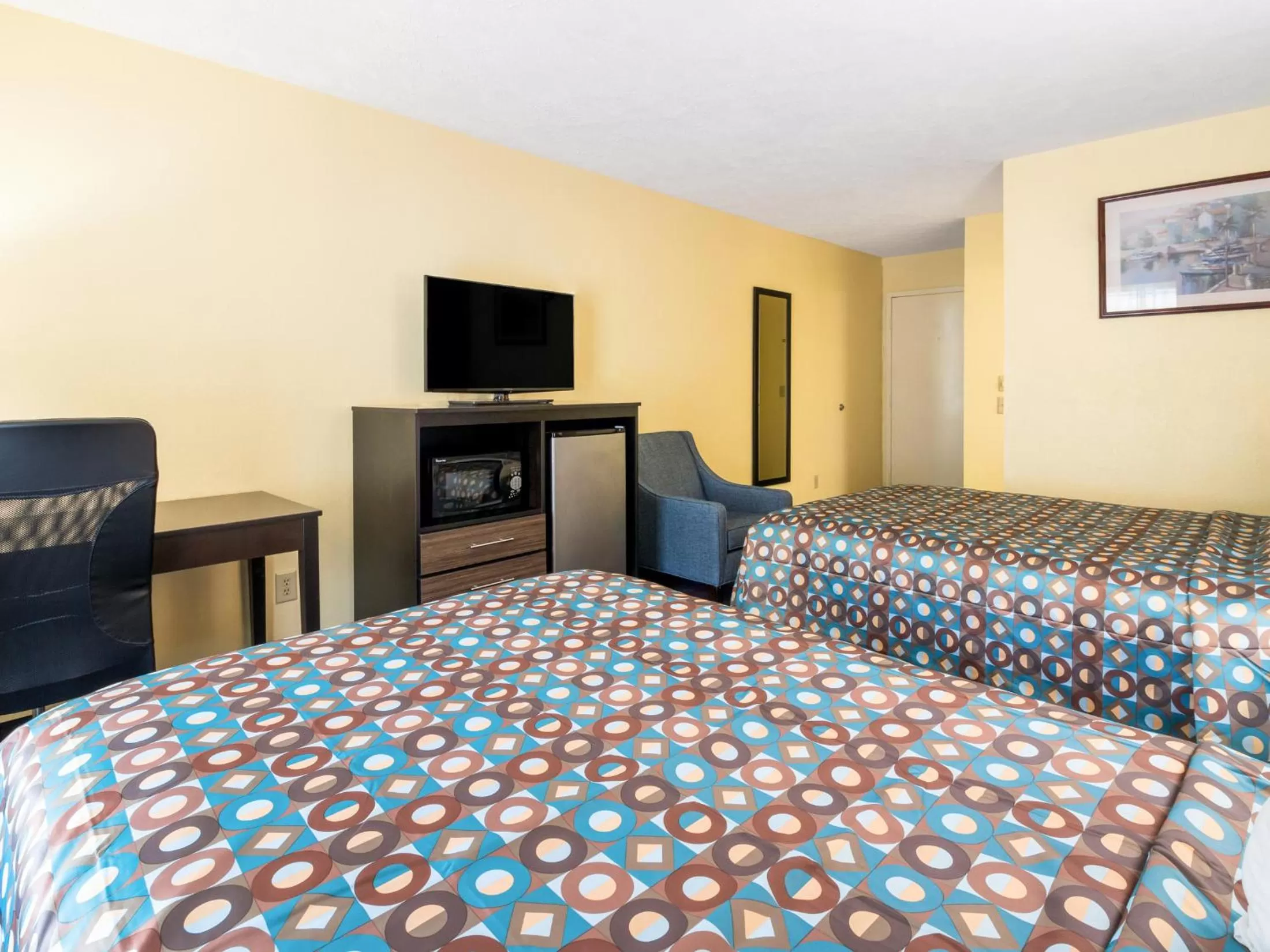 Bedroom, Bed in Americas Best Value Inn - Clayton