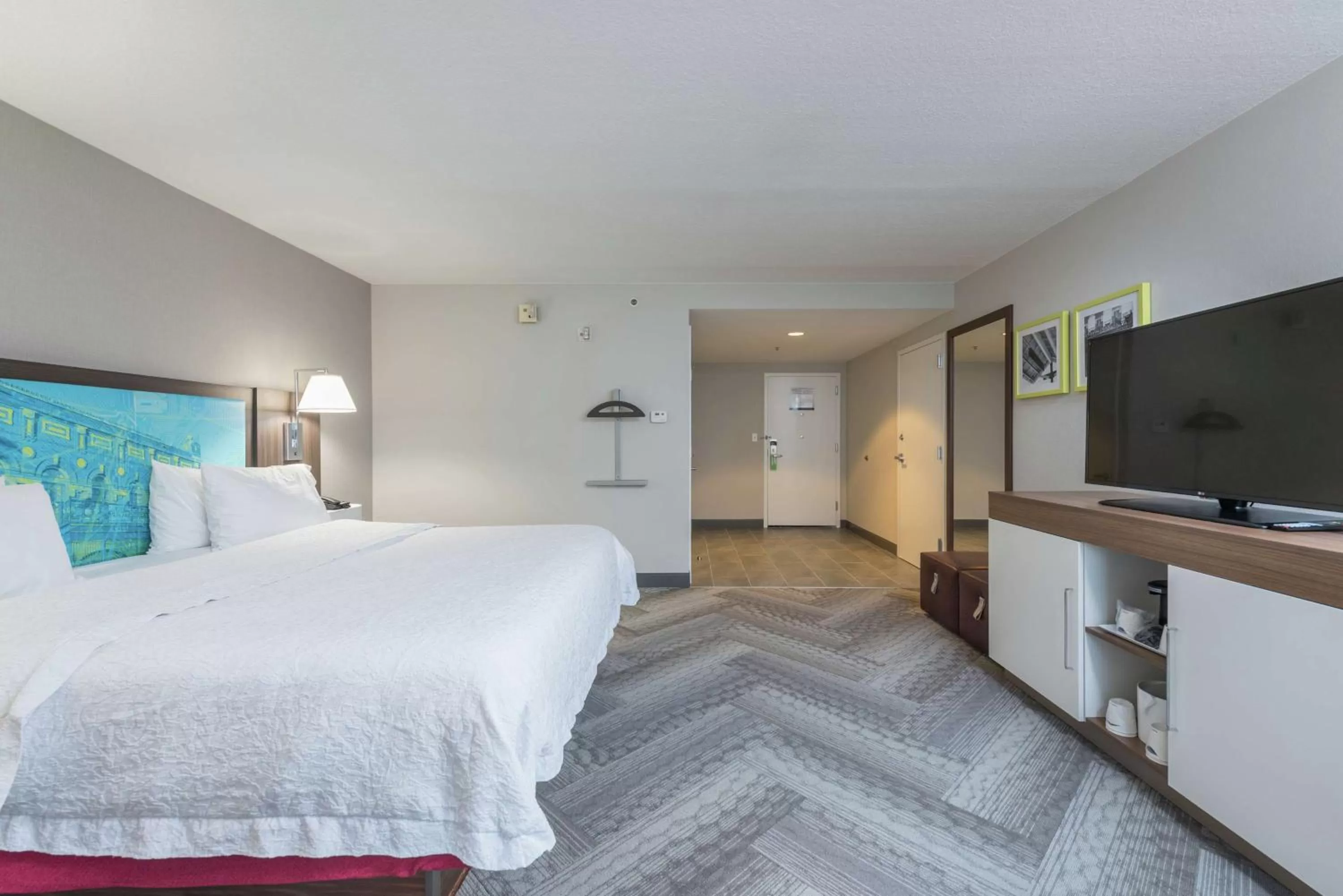 Bed in Hampton Inn Tampa-Veterans Expressway