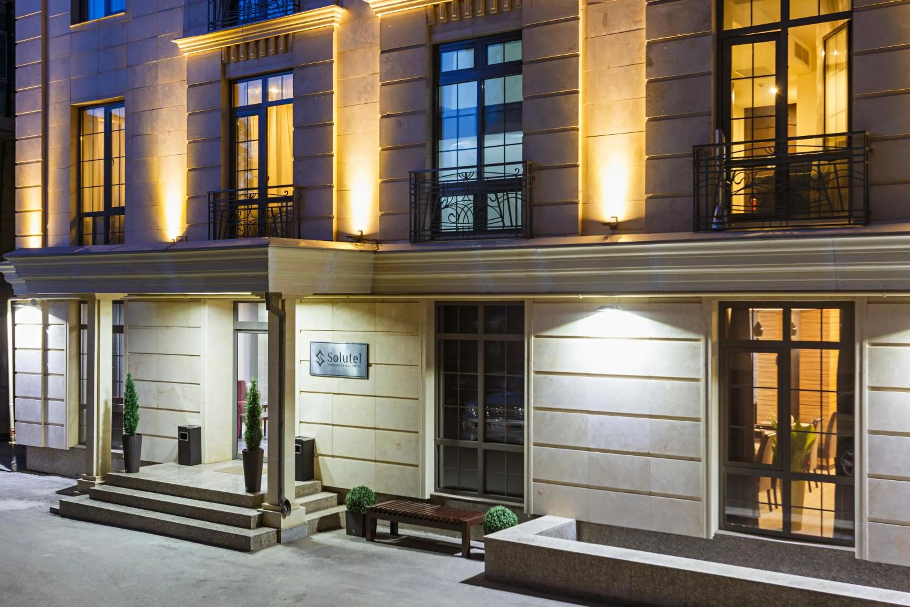 Facade/entrance in Solutel Hotel