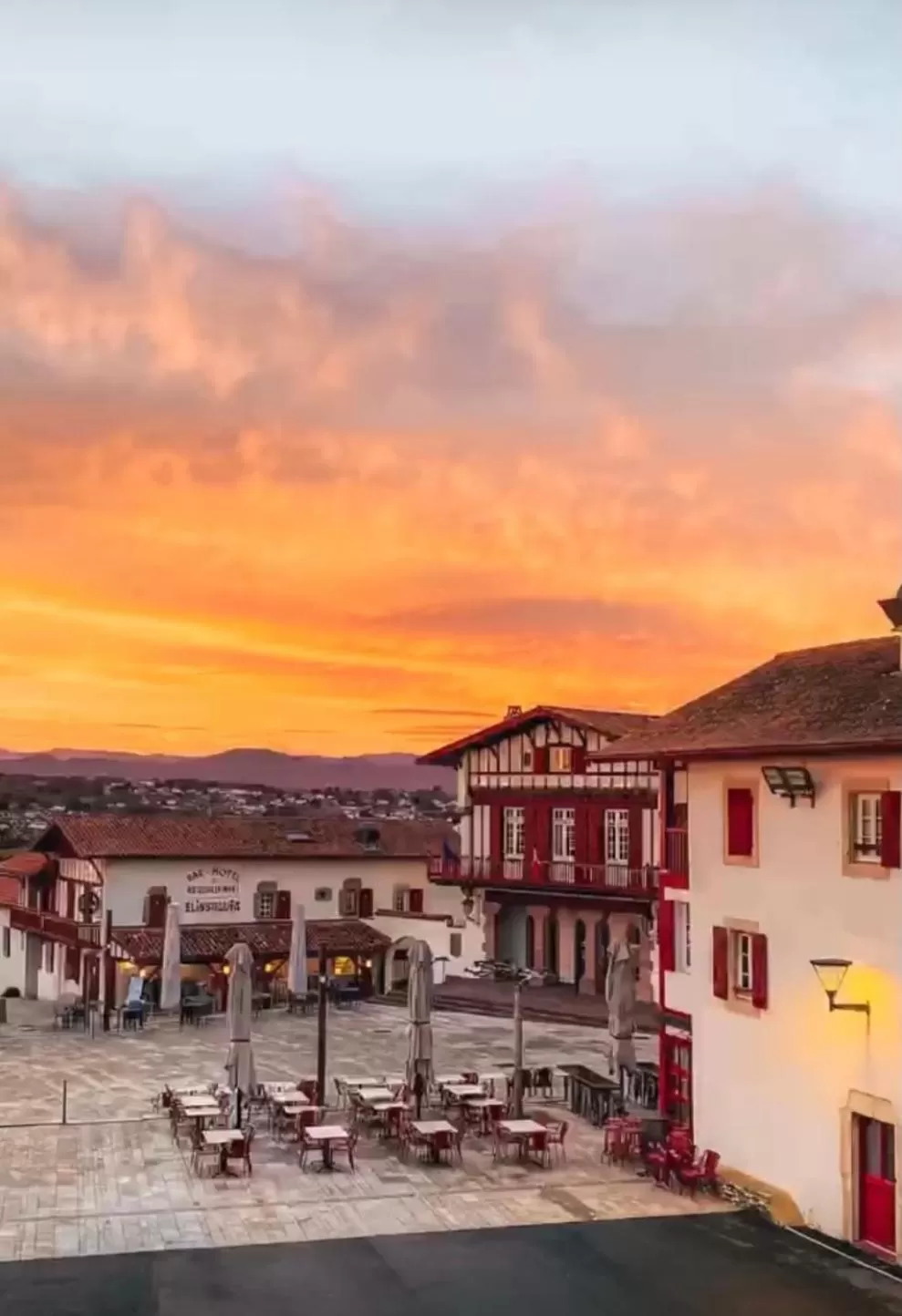 Sunrise in Hotel du Fronton