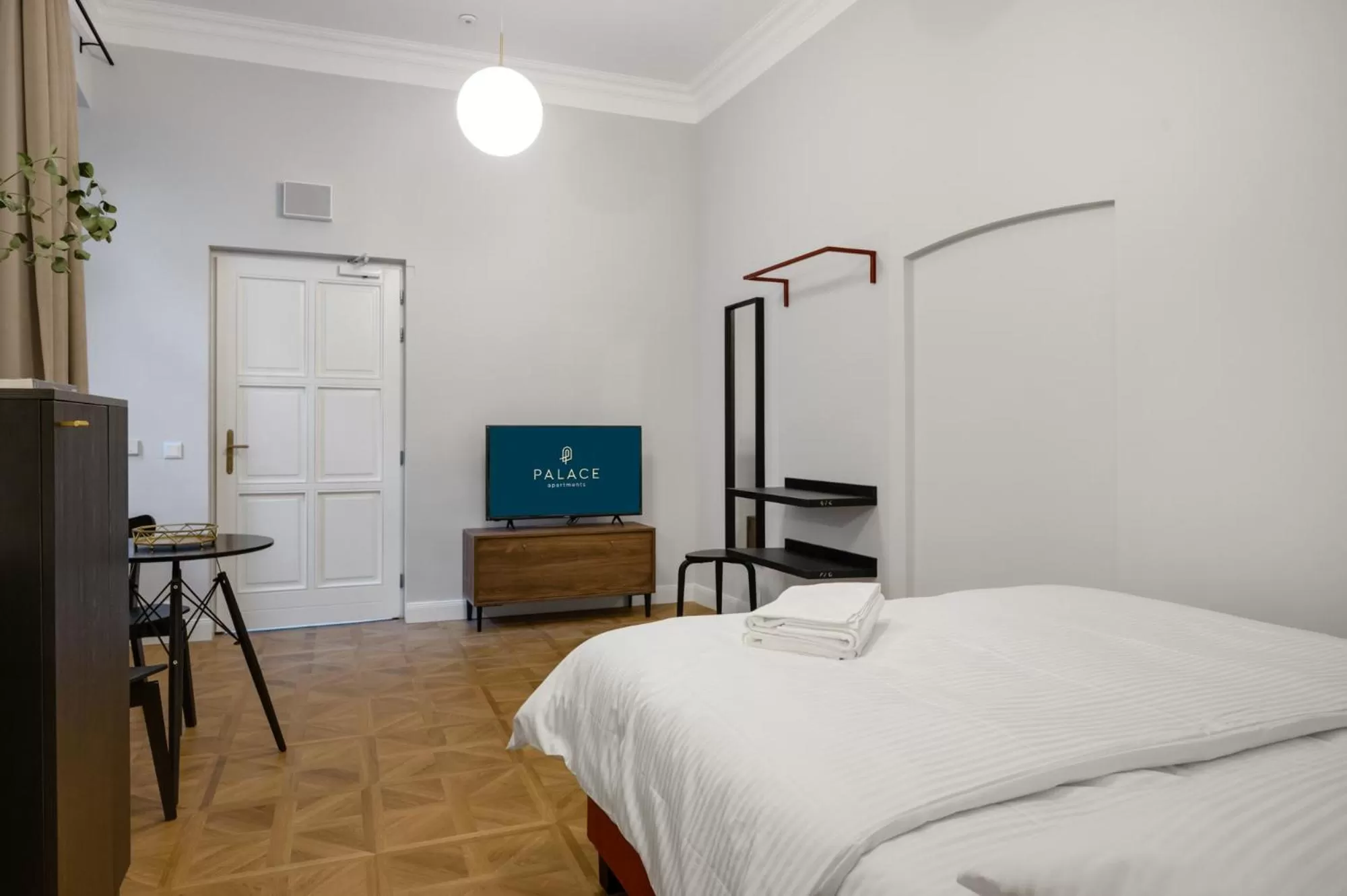 TV and multimedia, Bed in Palace Apartments