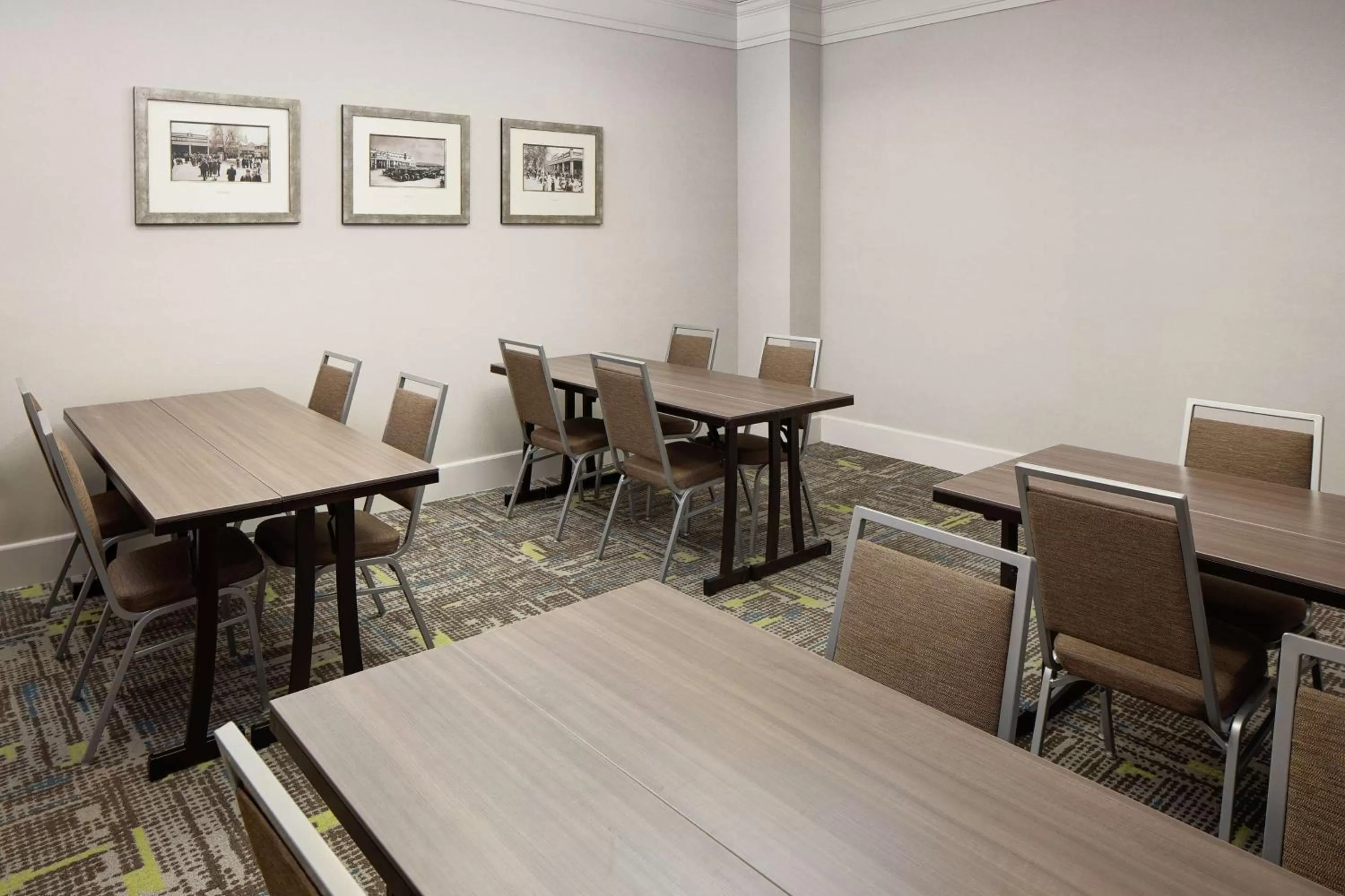 Meeting/conference room in Hampton Inn Louisville Downtown
