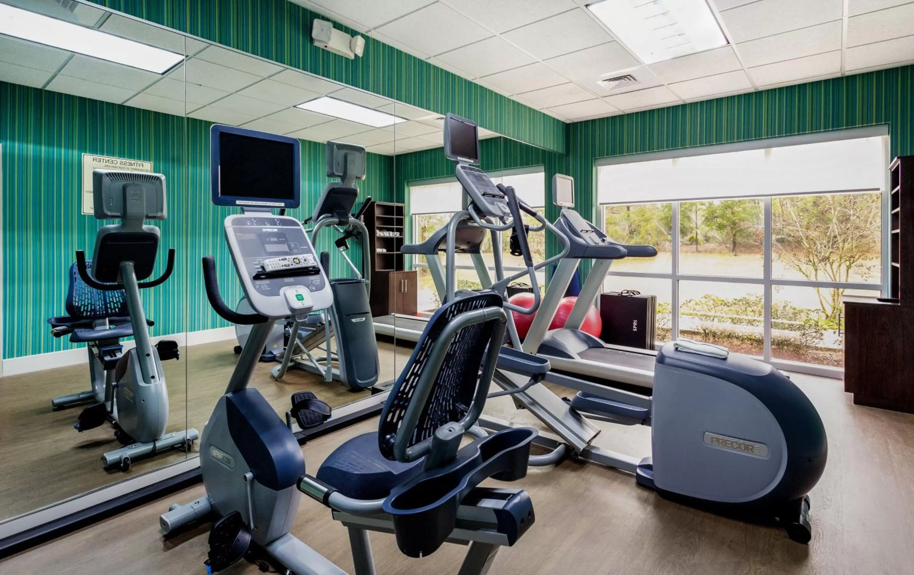 Fitness centre/facilities in Holiday Inn Express Hotel & Suites Inverness by IHG