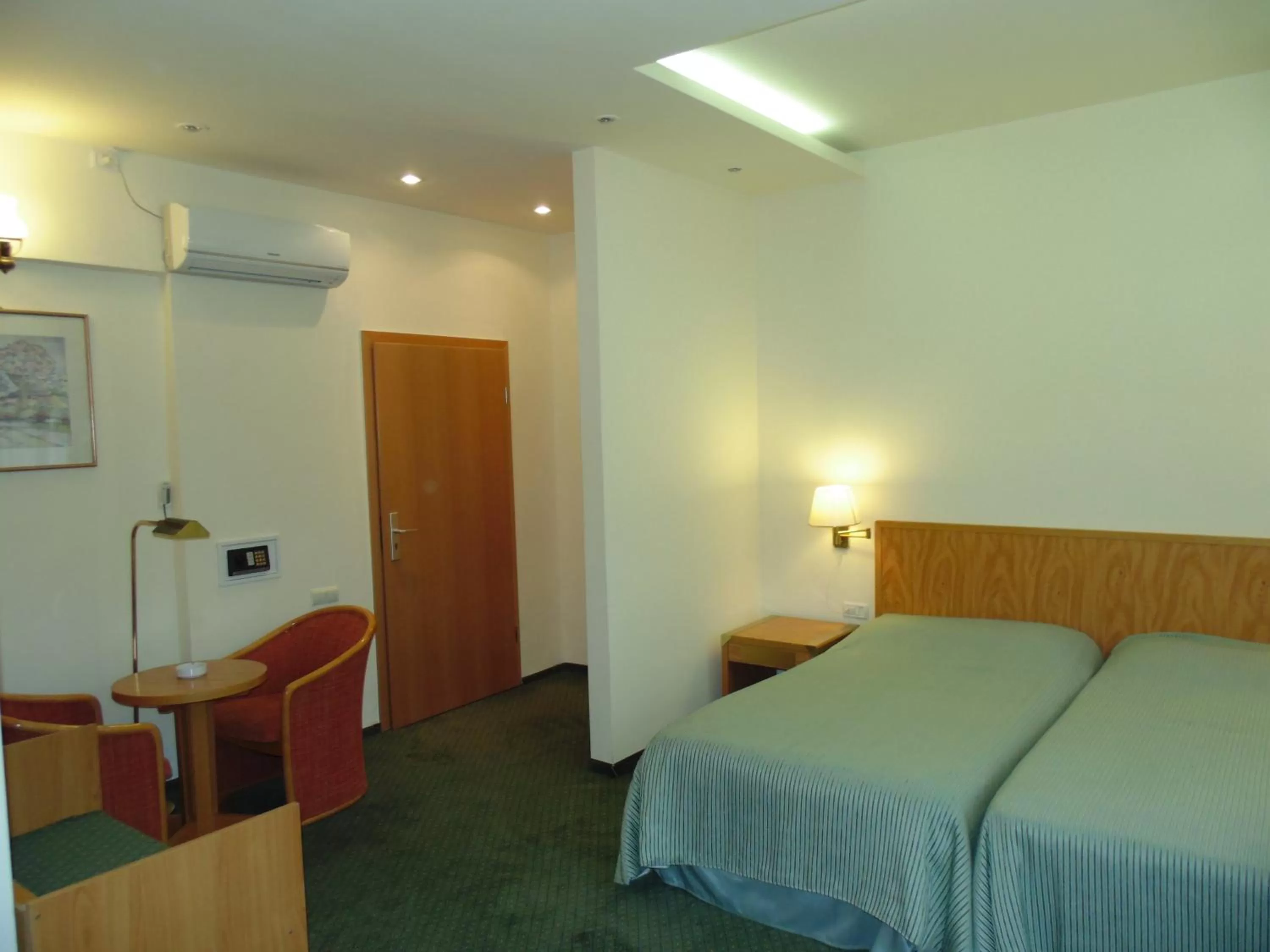 Bed in Curtea Brasoveana