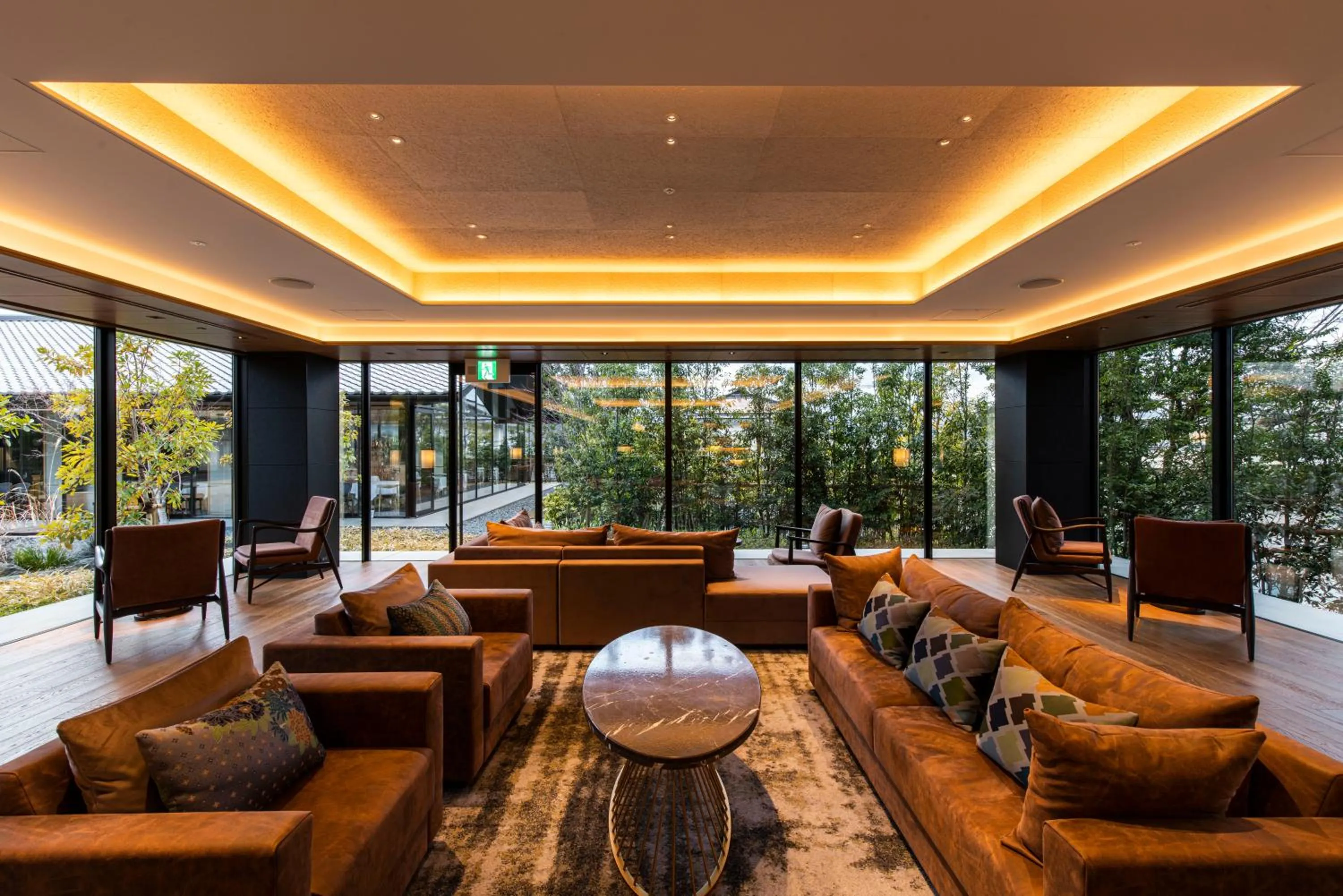 Communal lounge/ TV room in The Hotel Seiryu Kyoto Kiyomizu - a member of the Leading Hotels of the World-