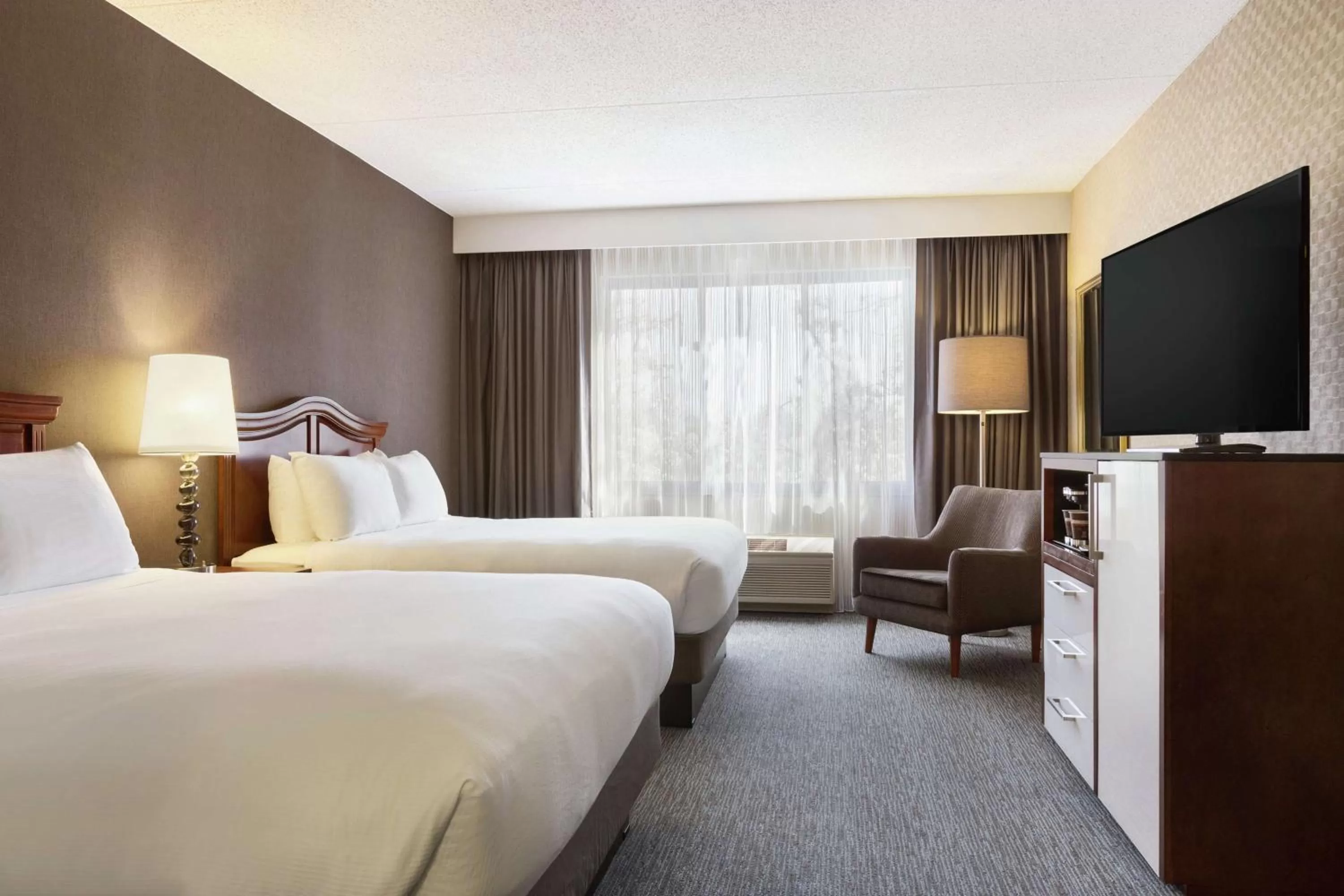 Bedroom, Bed in DoubleTree by Hilton Hotel Detroit Novi