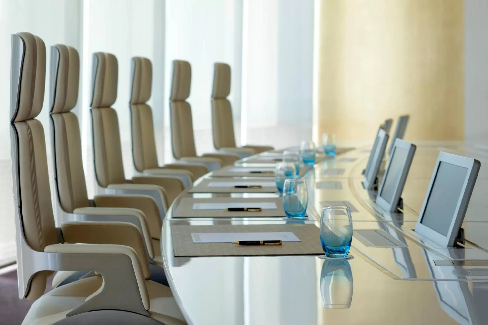 Business facilities in Jumeirah Emirates Towers