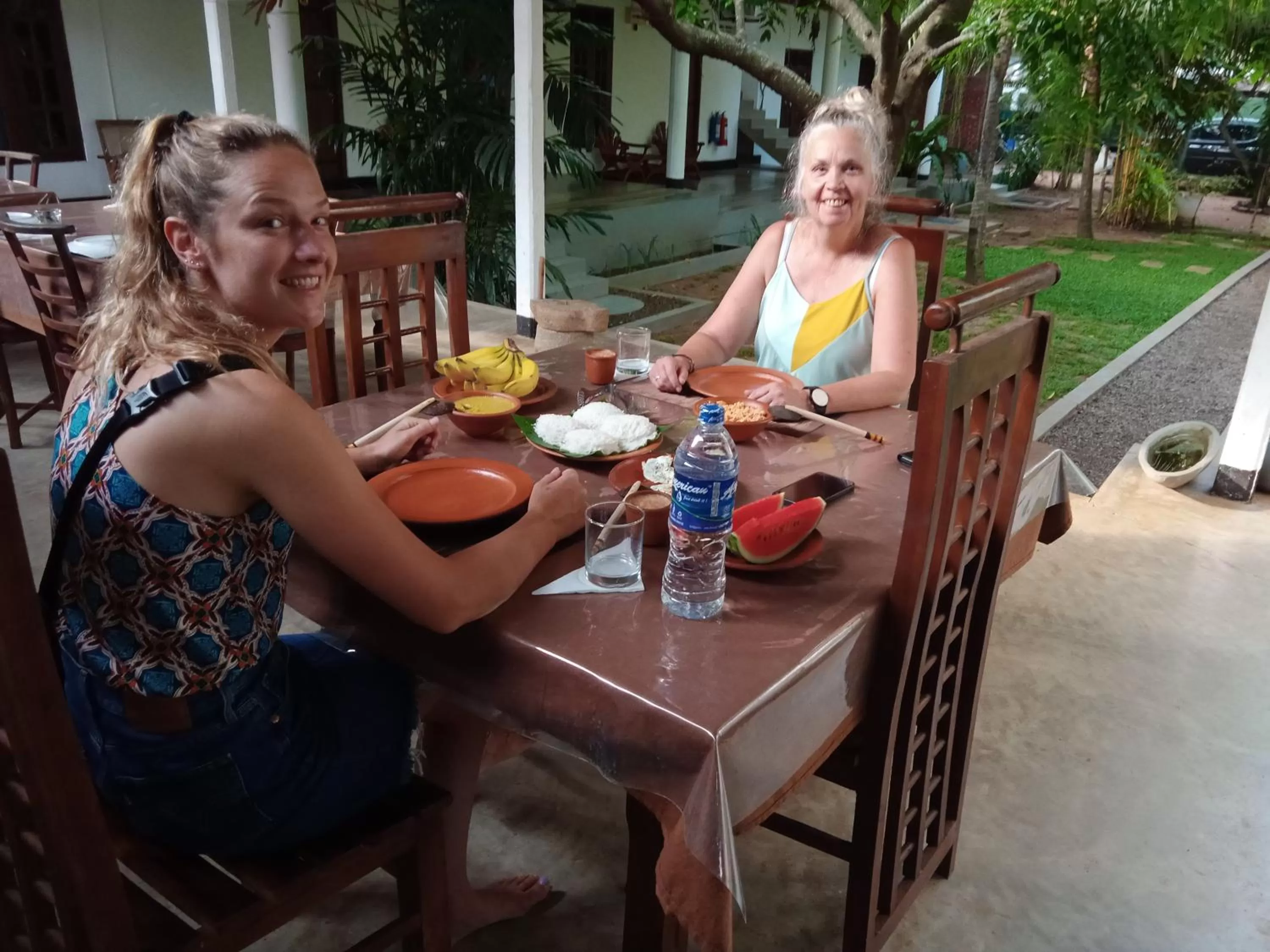 Restaurant/places to eat in Liyana Holiday resort