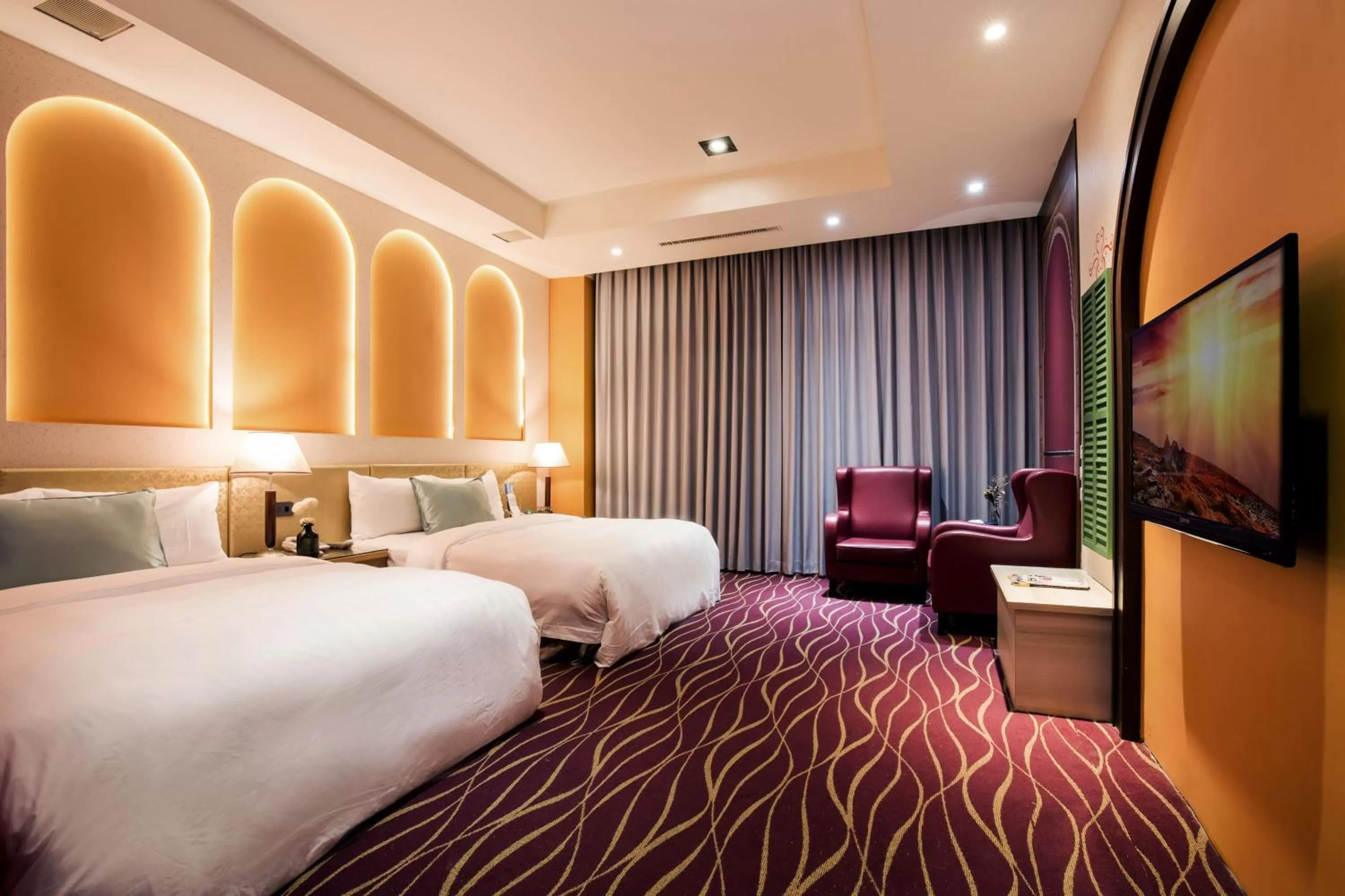 Photo of the whole room, Bed in Duo Romance Hotel