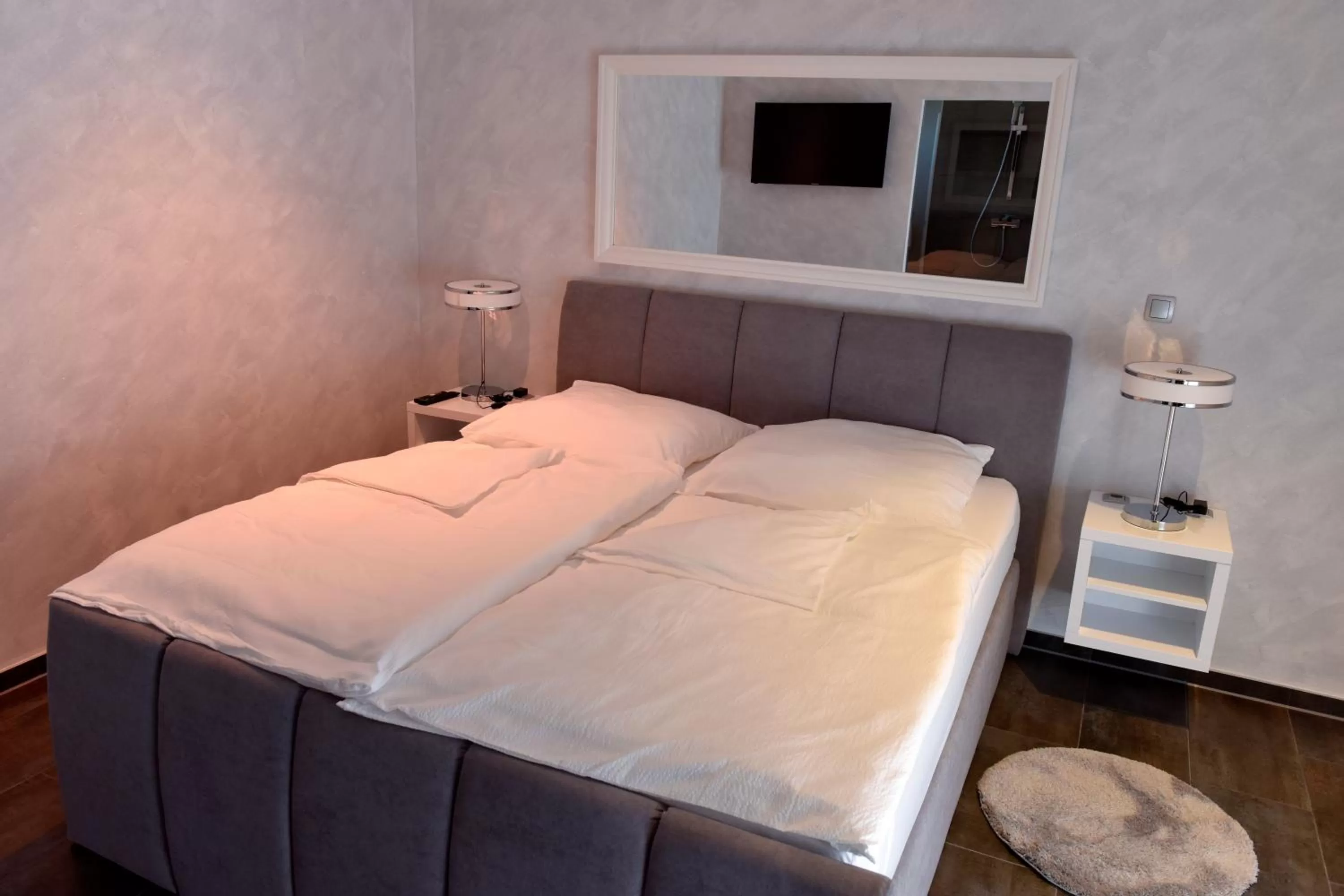 Bed in Apartmani i Bungalovi TROJKA