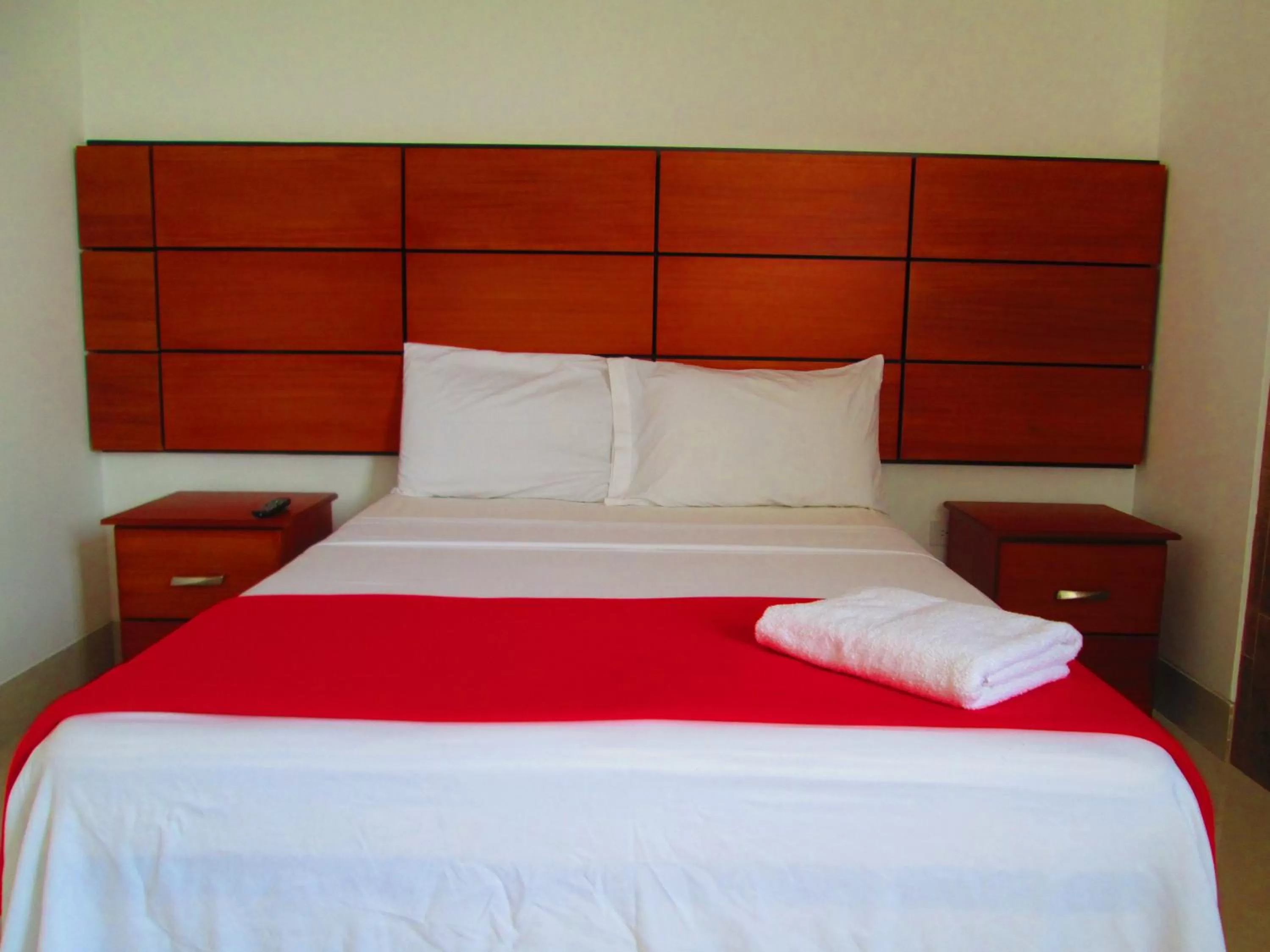 Photo of the whole room, Bed in Hotel Apart Guayaquil Aeropuerto