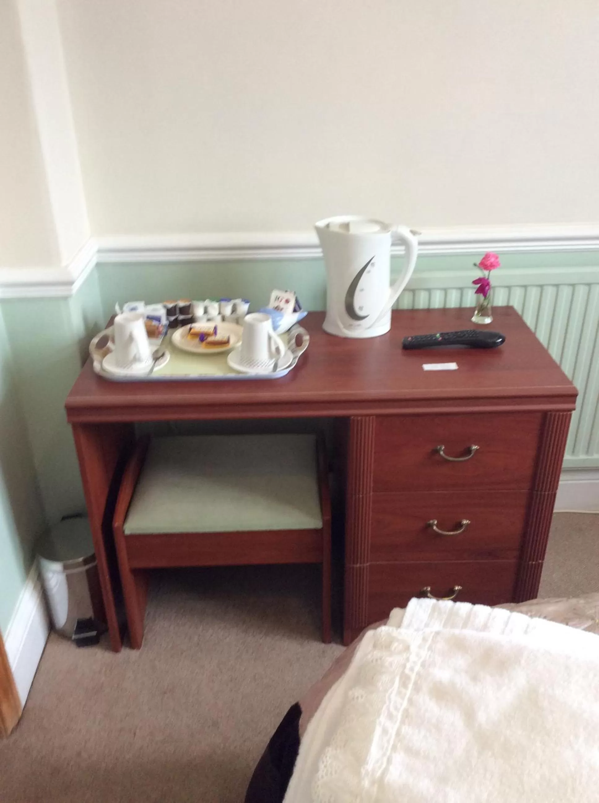 Bed in Alma Lodge Guest House