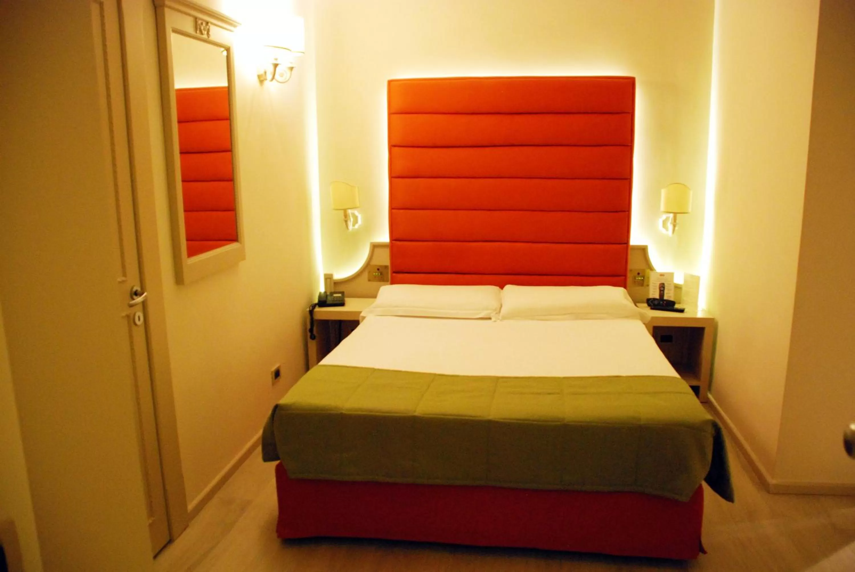 Bed in BB Hotels Smarthotel Bailey's