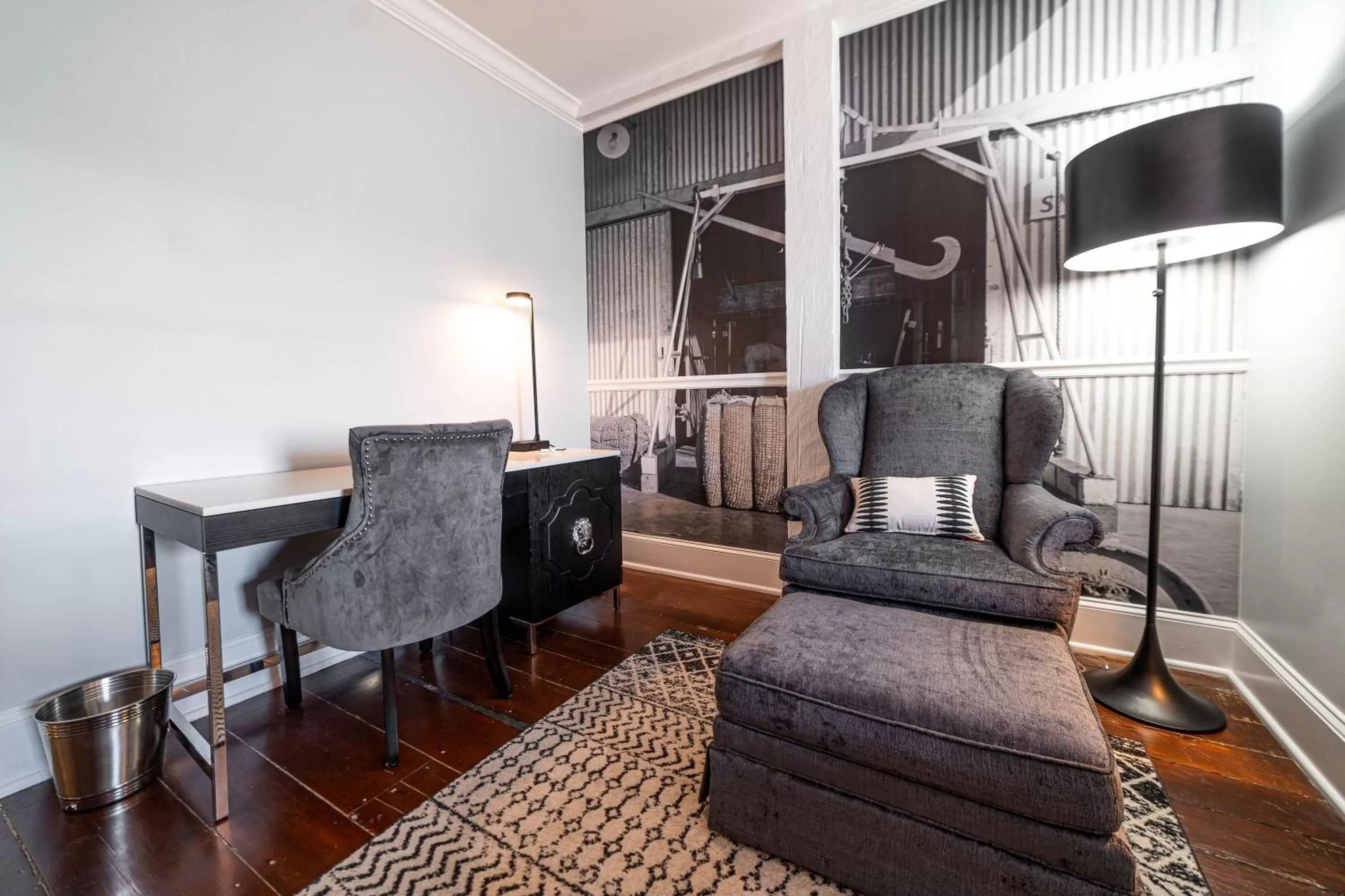 Seating area in River Street Inn