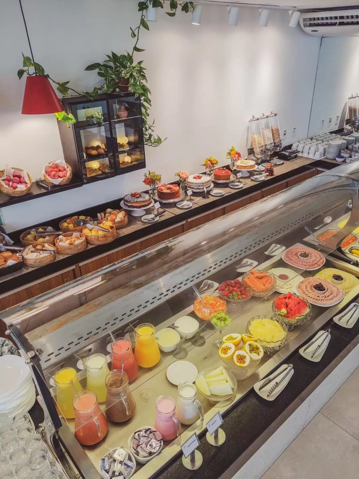 Buffet breakfast in Paradiso Peró Praia Hotel