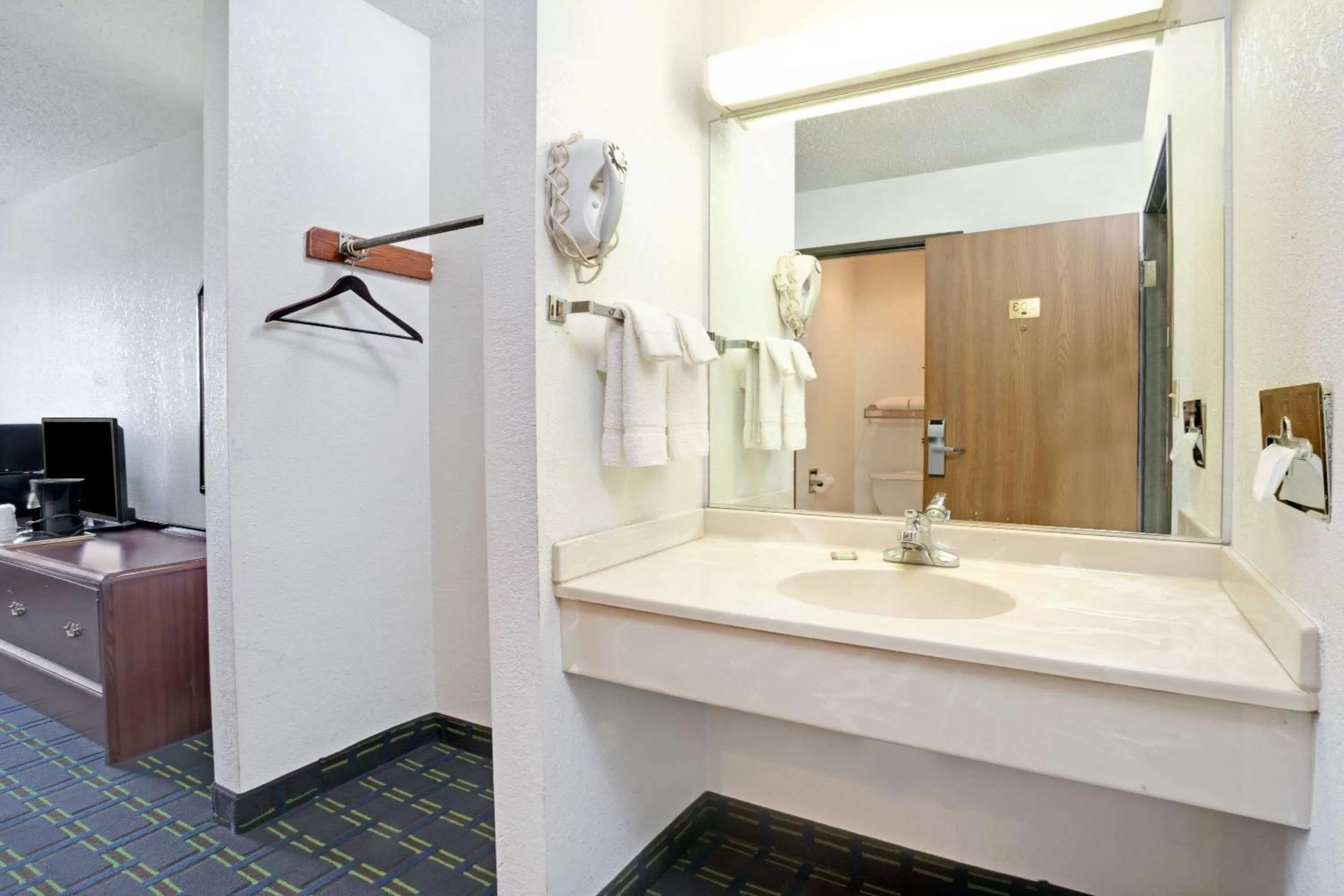 Bathroom in Super 8 by Wyndham Monee I-57