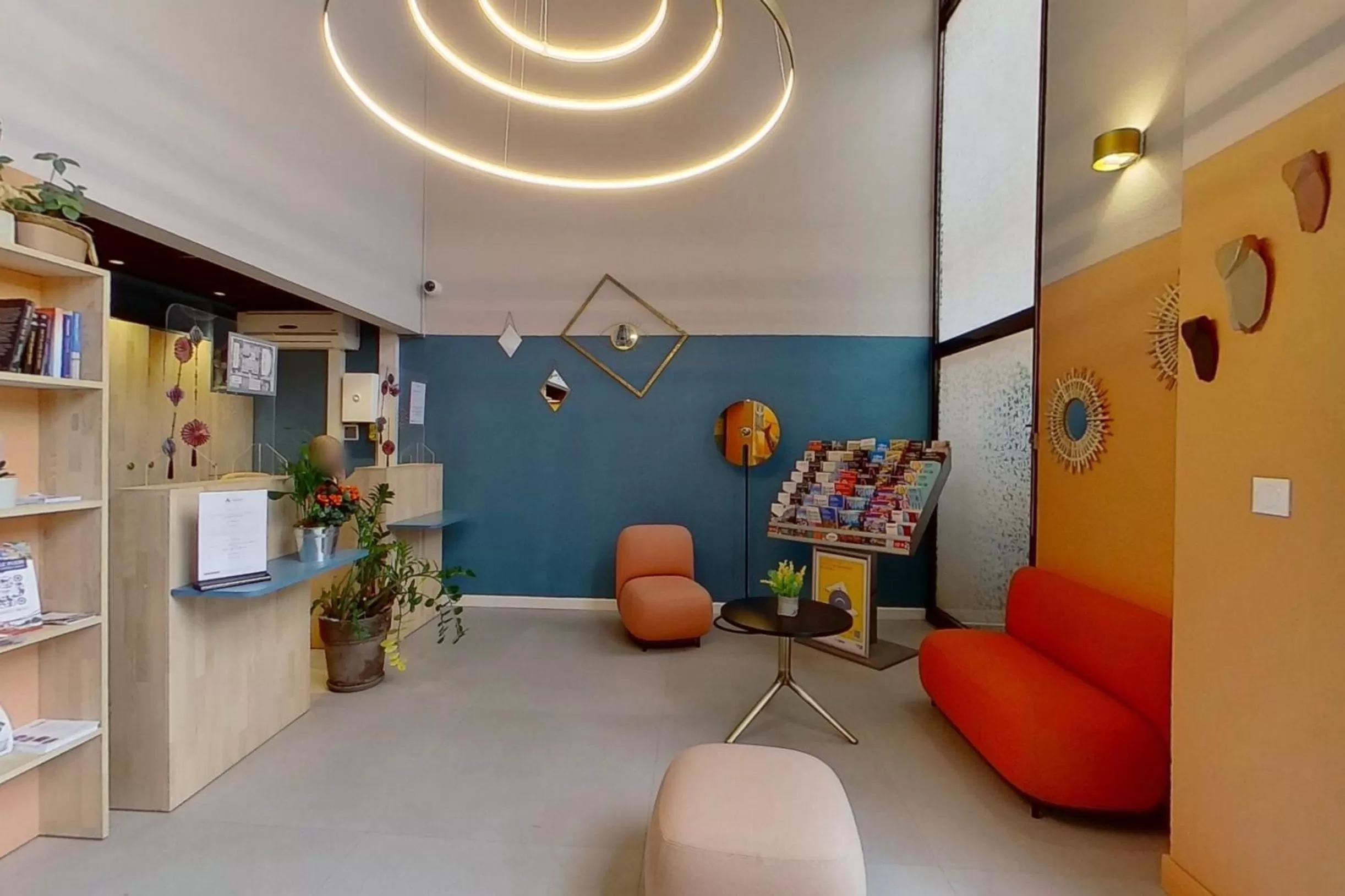 Lobby or reception in City Résidence Aix-en-Provence