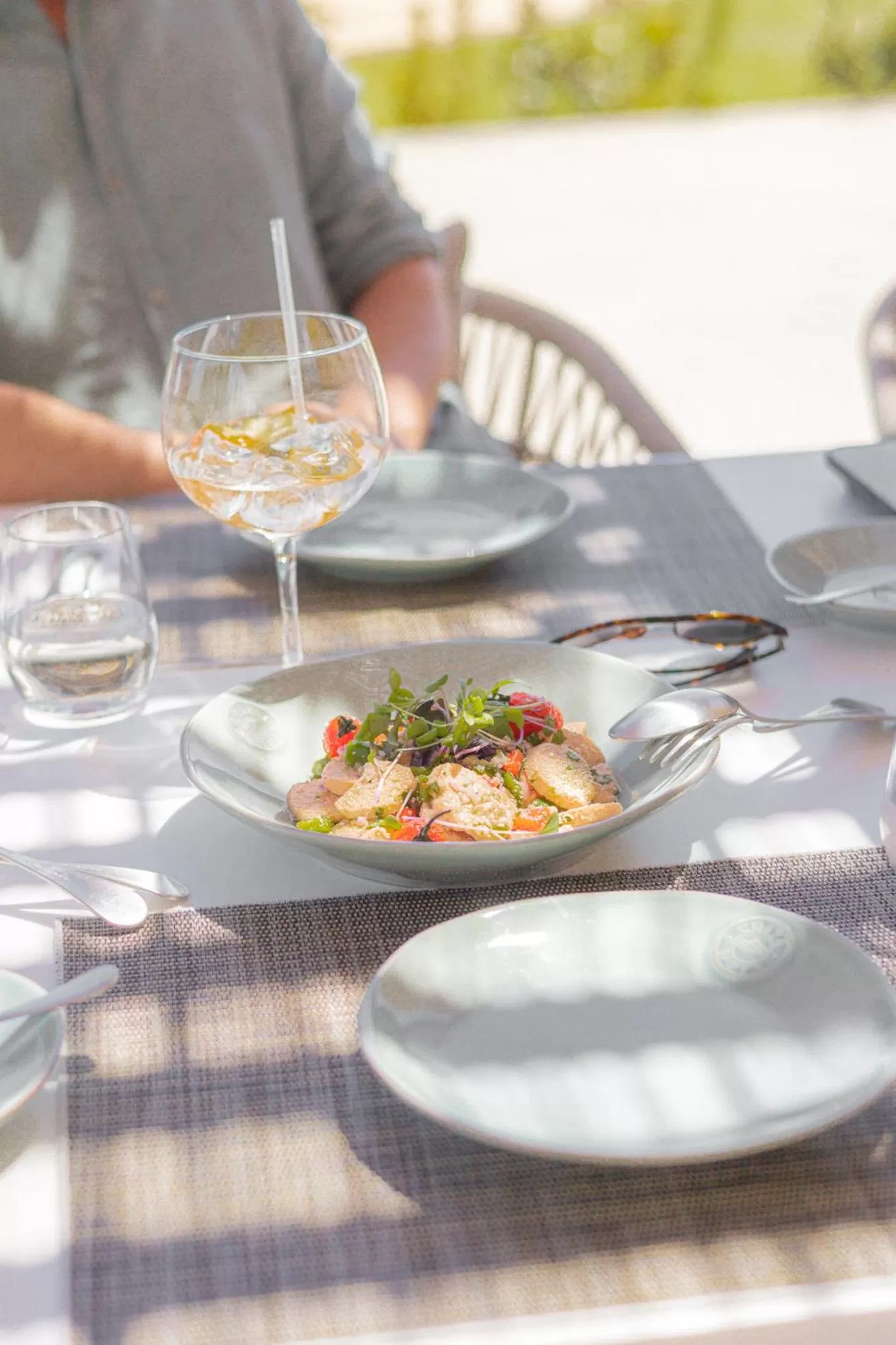 Restaurant/places to eat in White Shell Beach Villas