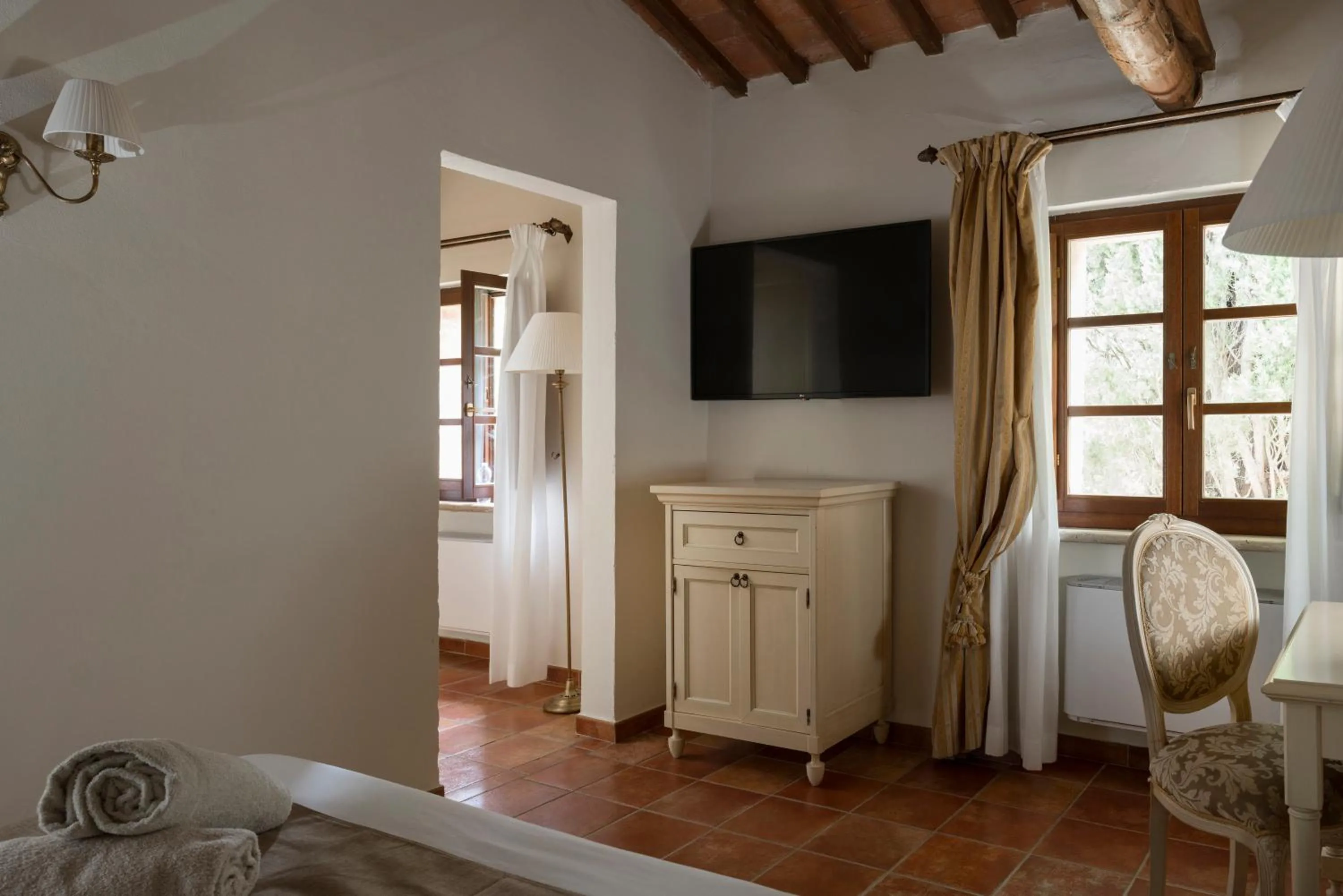 TV and multimedia in Castello di Leonina Relais - Adults Only