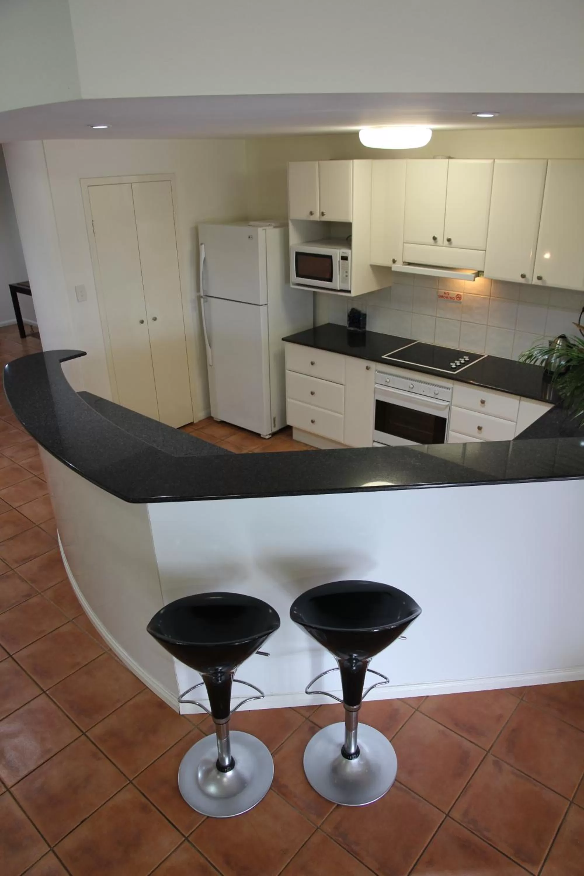 Kitchen or kitchenette, Kitchen/Kitchenette in Darwin Deluxe Apartments