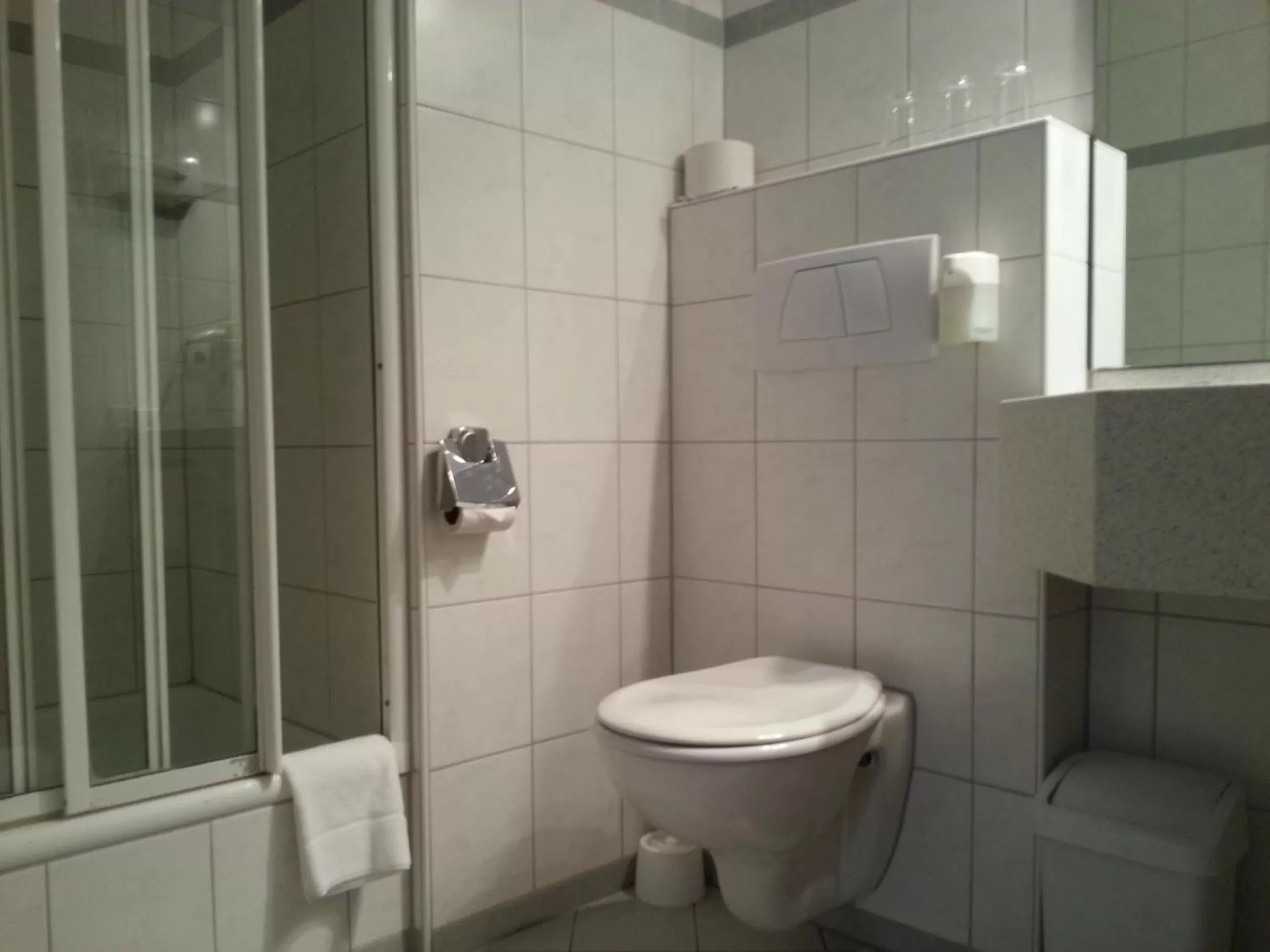 Bathroom in City Partner Hotel Strauss