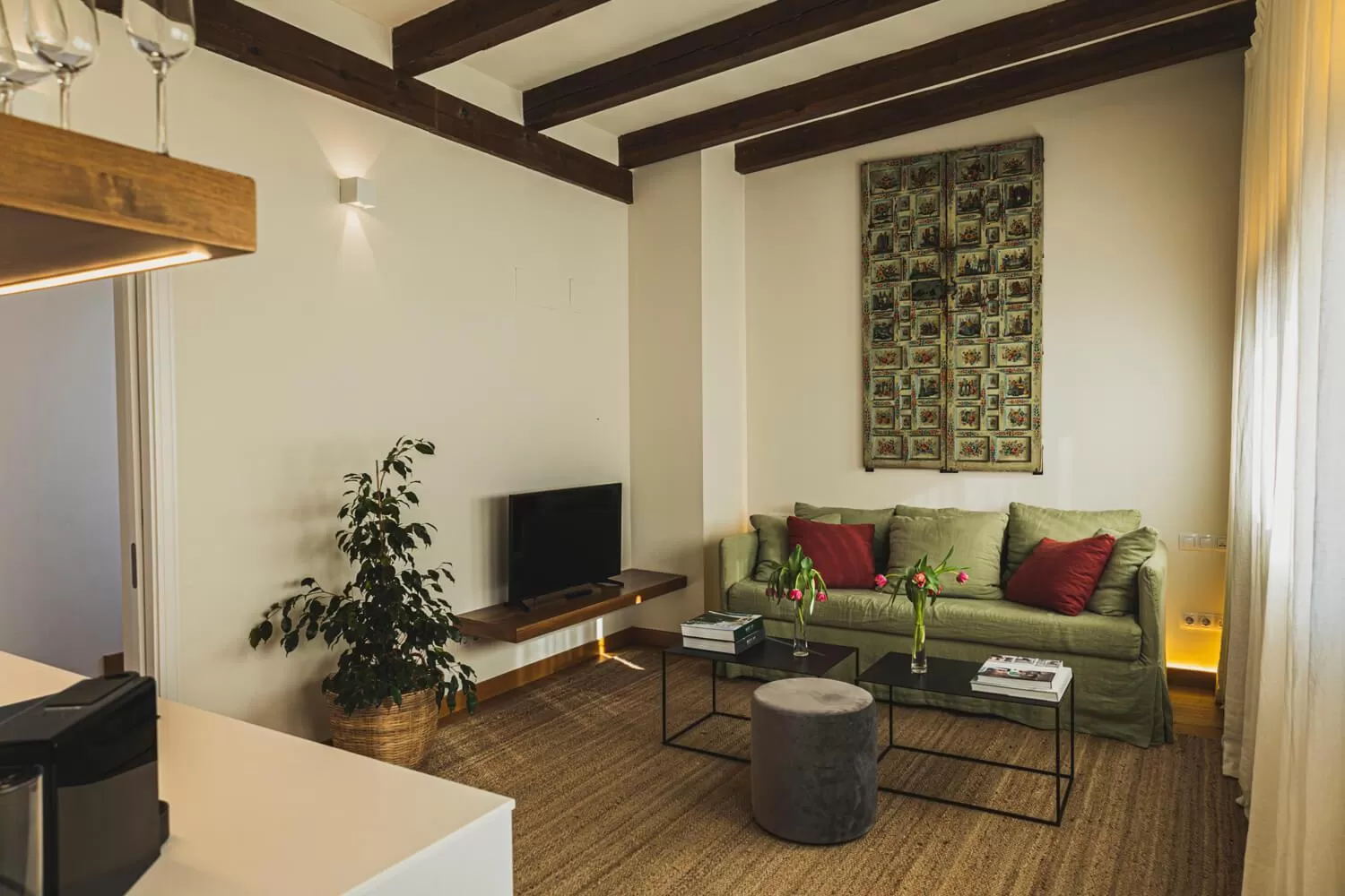 TV and multimedia in La Ermita Suites - Único Hotel Monumento de Córdoba