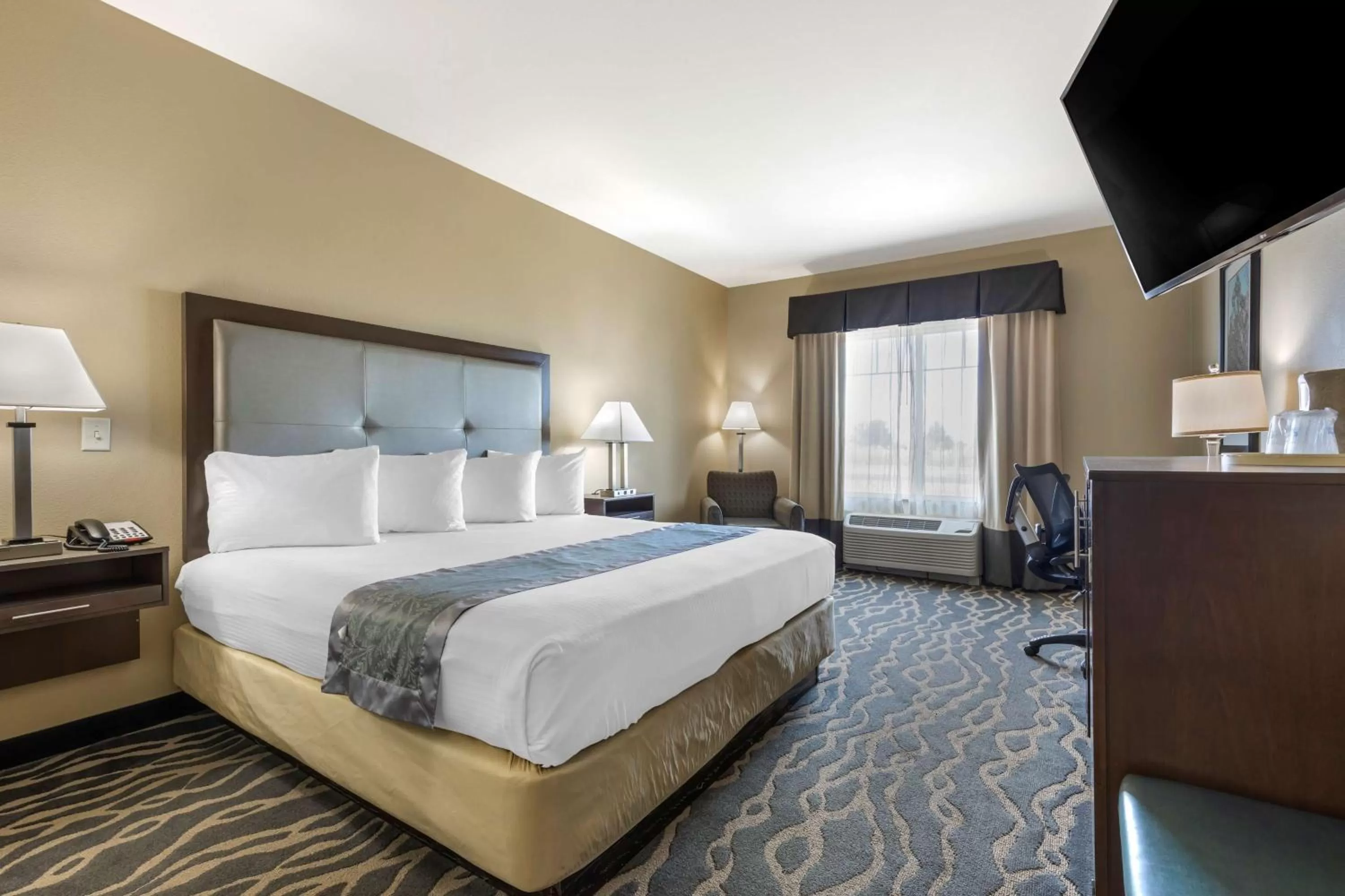 Bedroom, Bed in Best Western Plus Fort Stockton Hotel