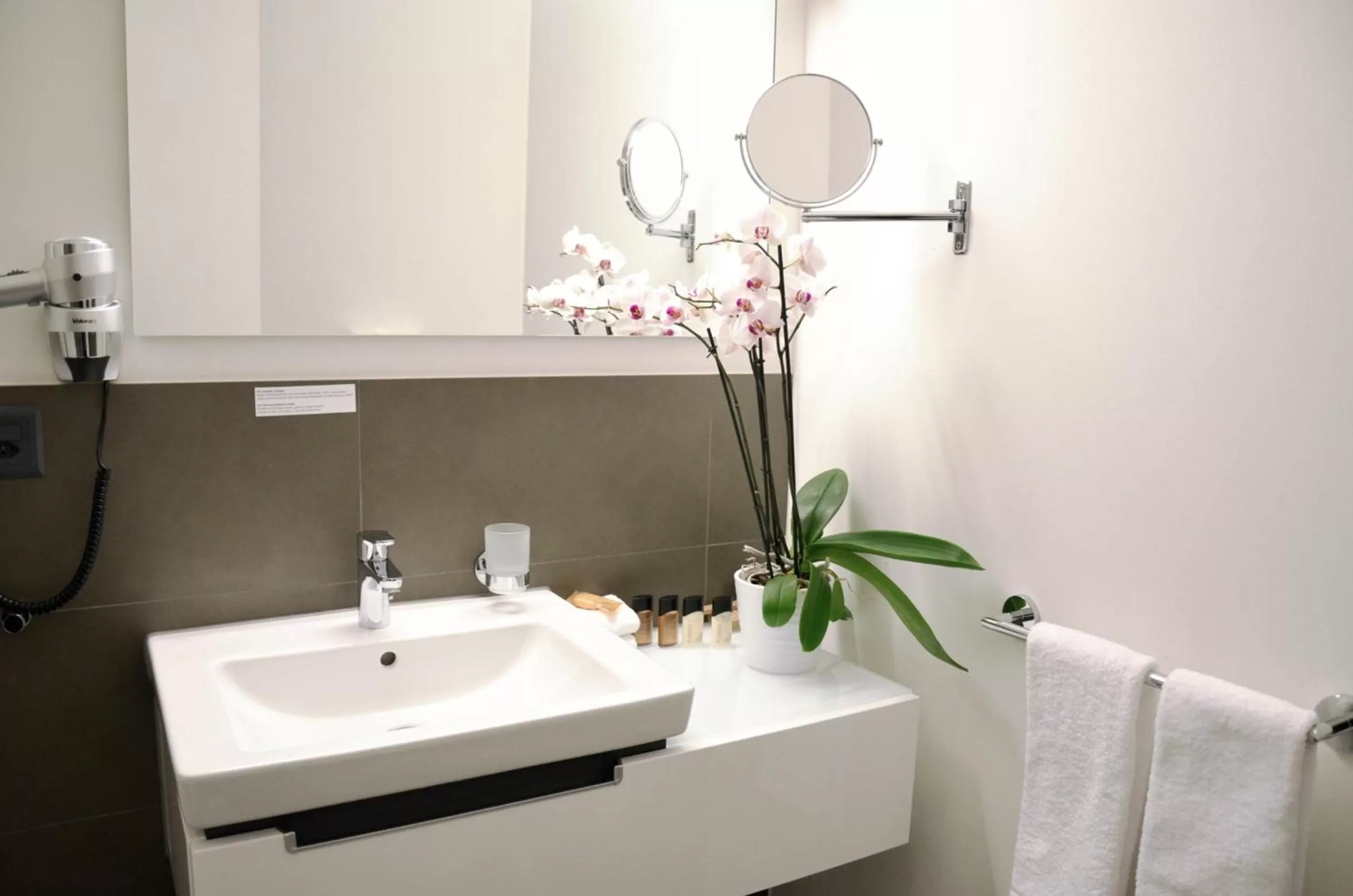 Bathroom in Hotel Swiss Star