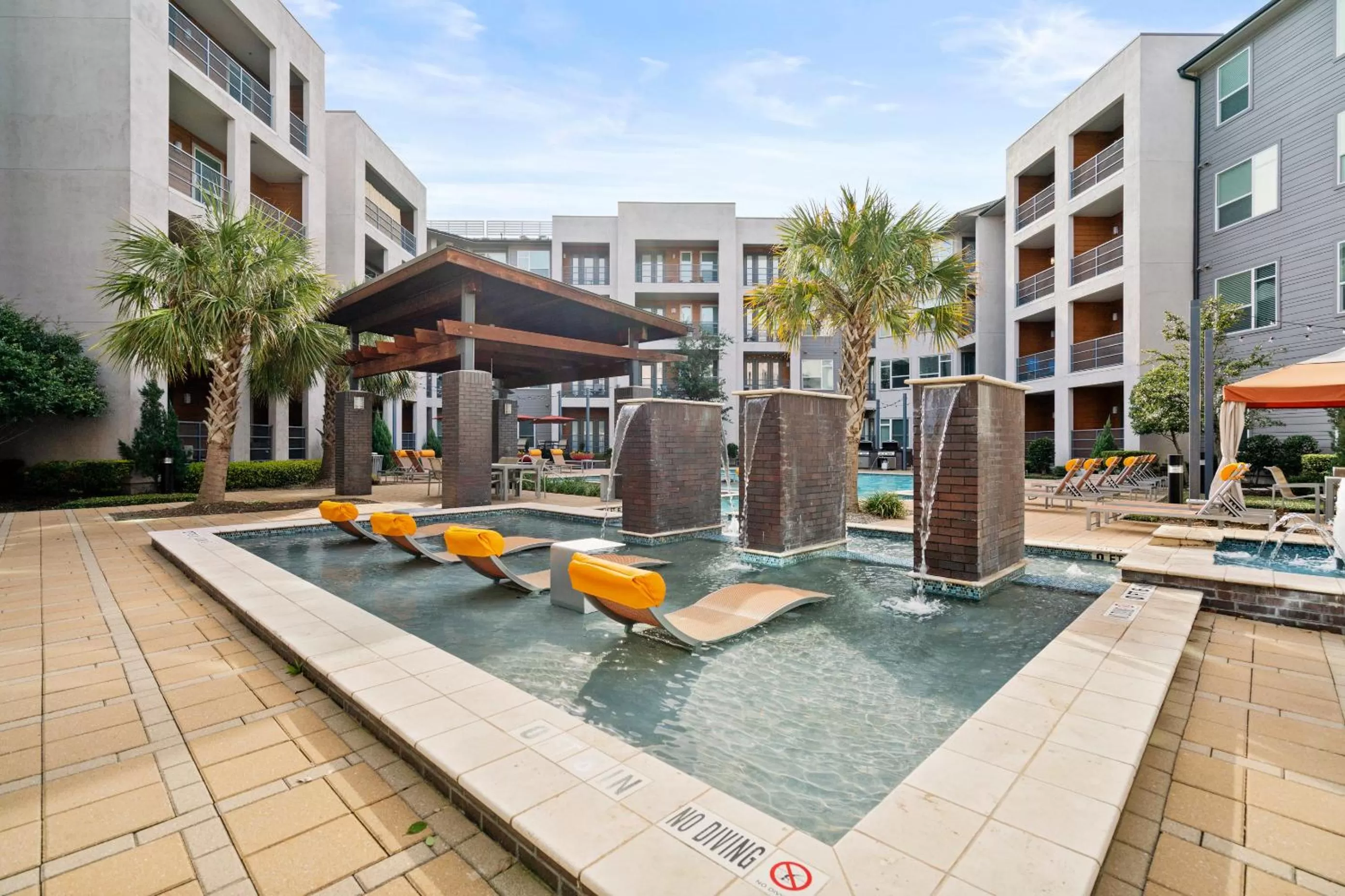 Swimming pool in Kasa Love Field-Medical District Dallas