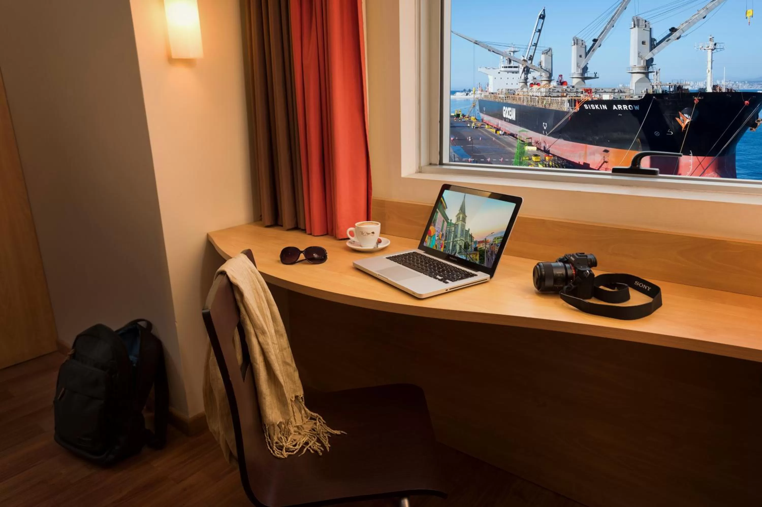 Decorative detail in ibis Valparaiso