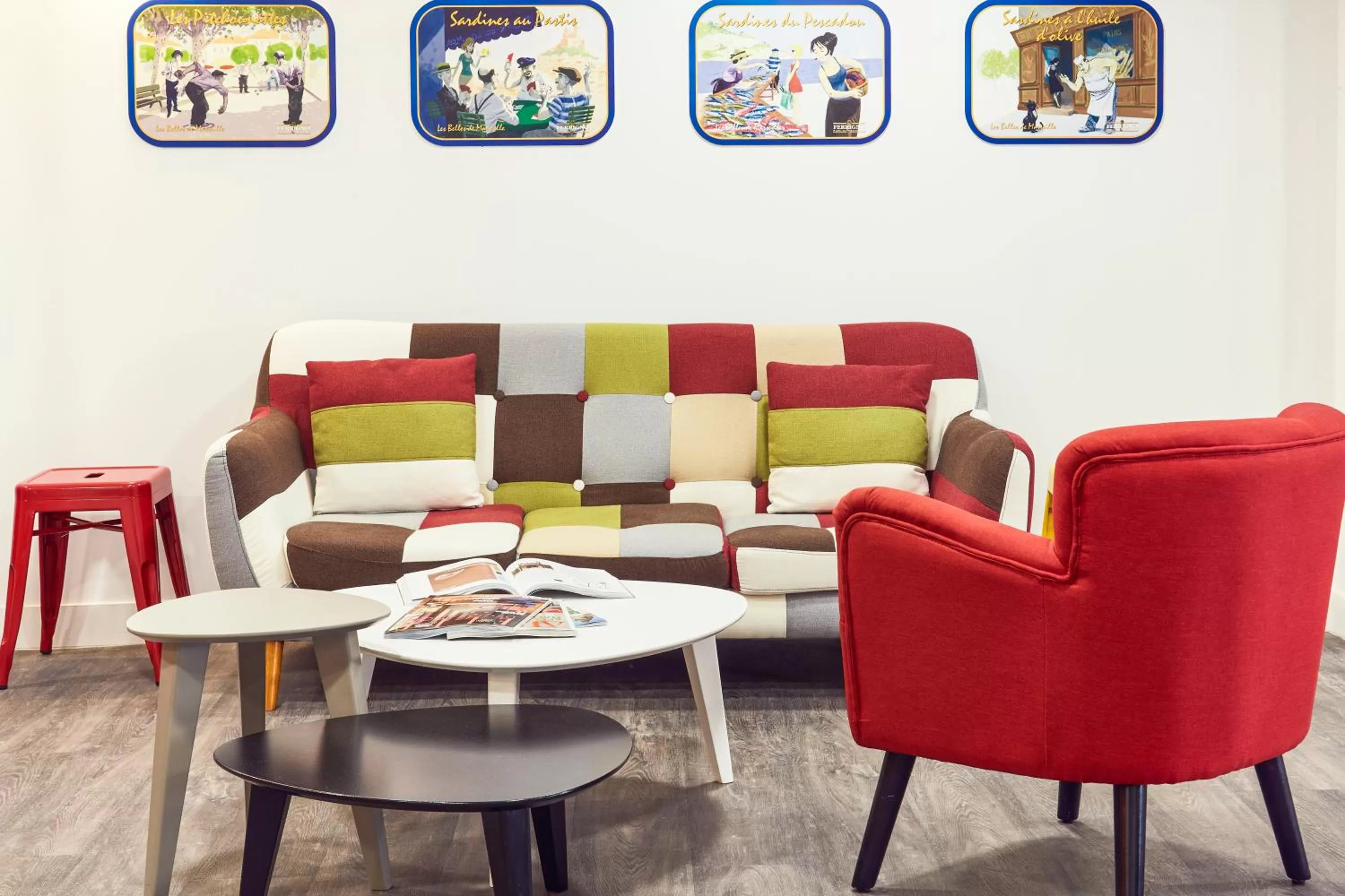 Living room in ibis Styles Marseille Vieux Port