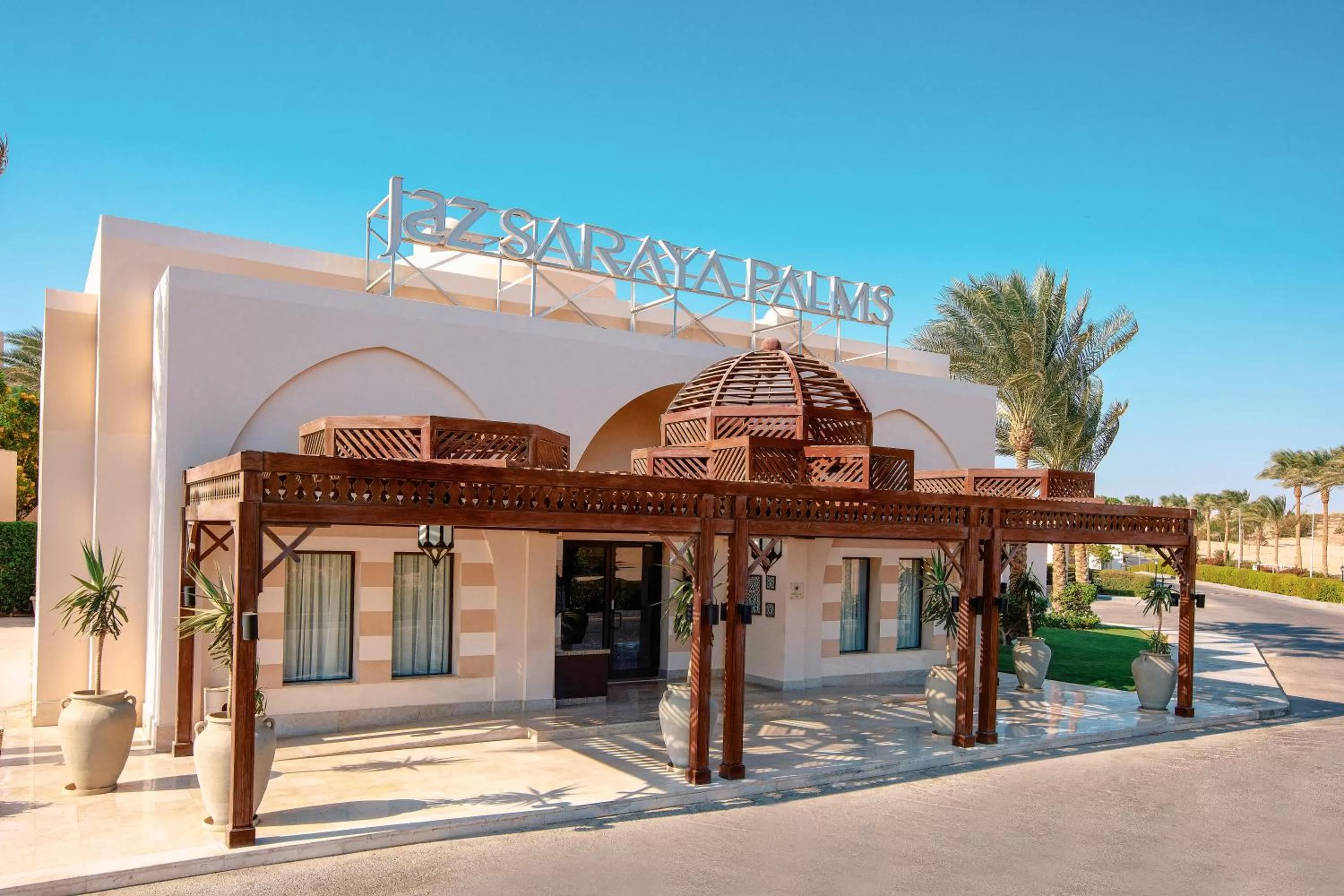 Facade/entrance in JAZ Neo Saraya Palms